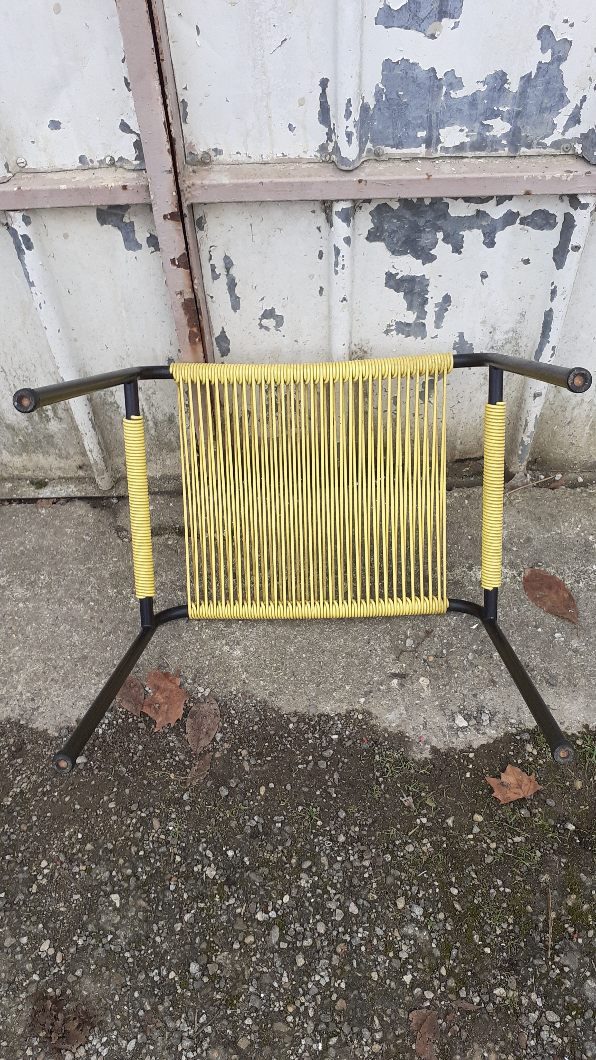 Scoubidou stool