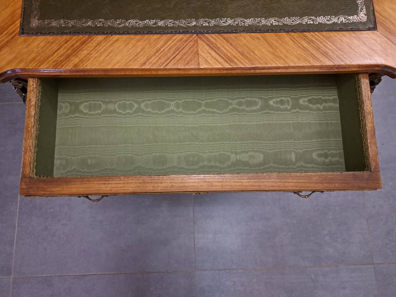 Louis XV style living room table in marquetry