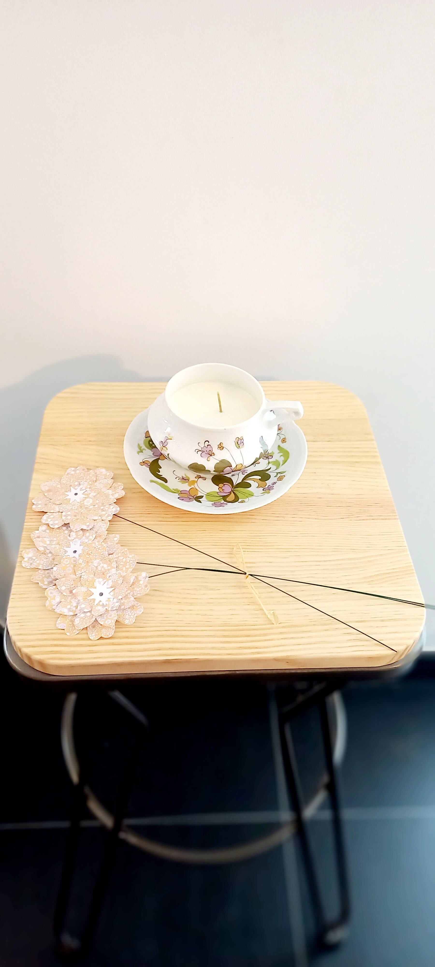 Vintage candle dried flowers