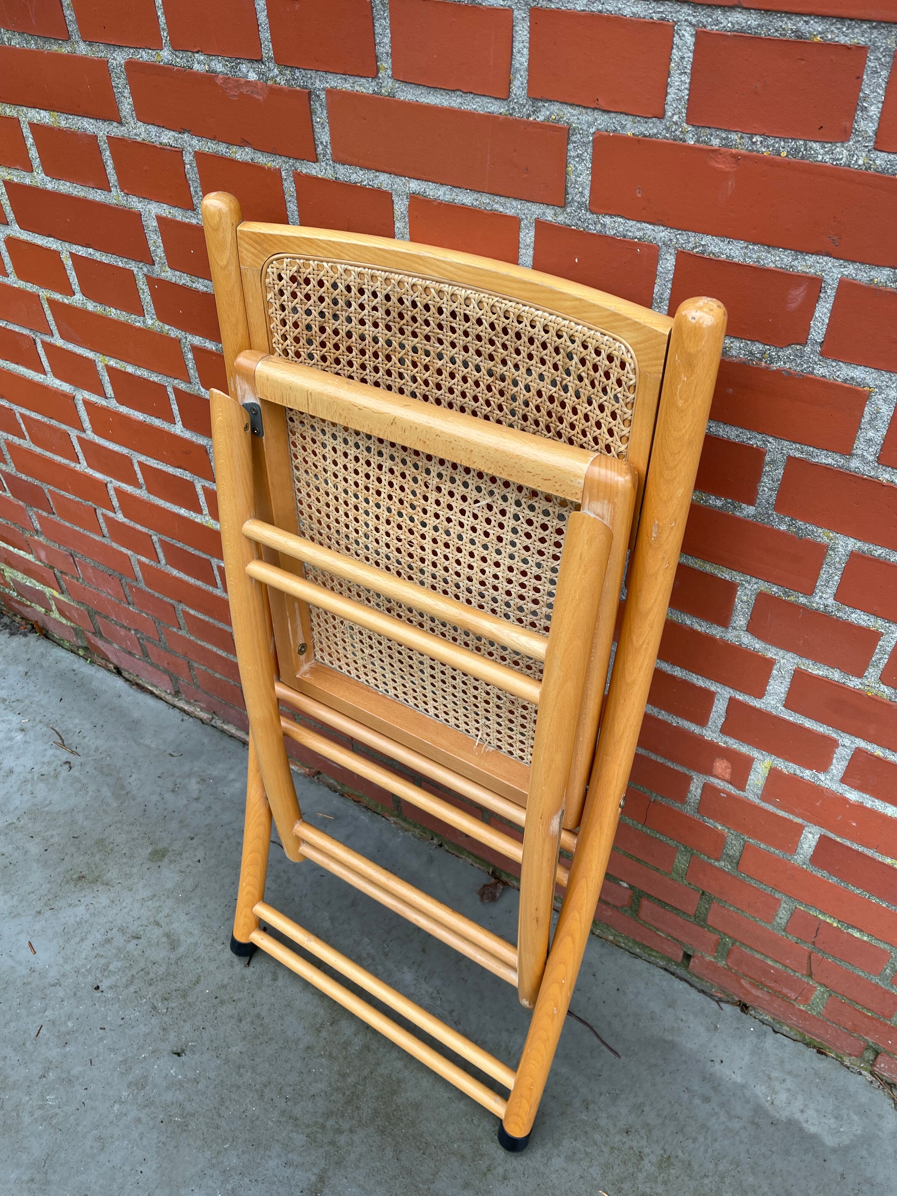 Vintage cesca style wooden folding chair design