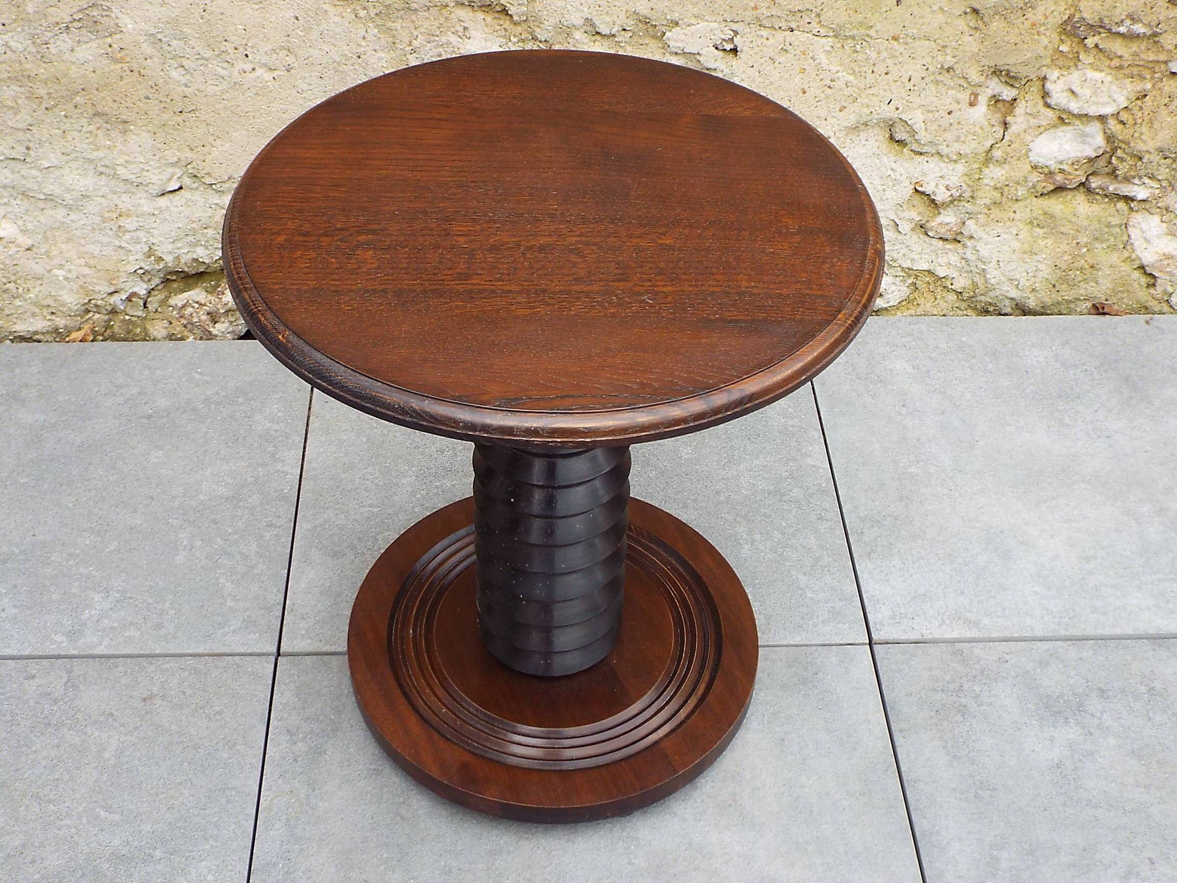 Round side table in turned wood