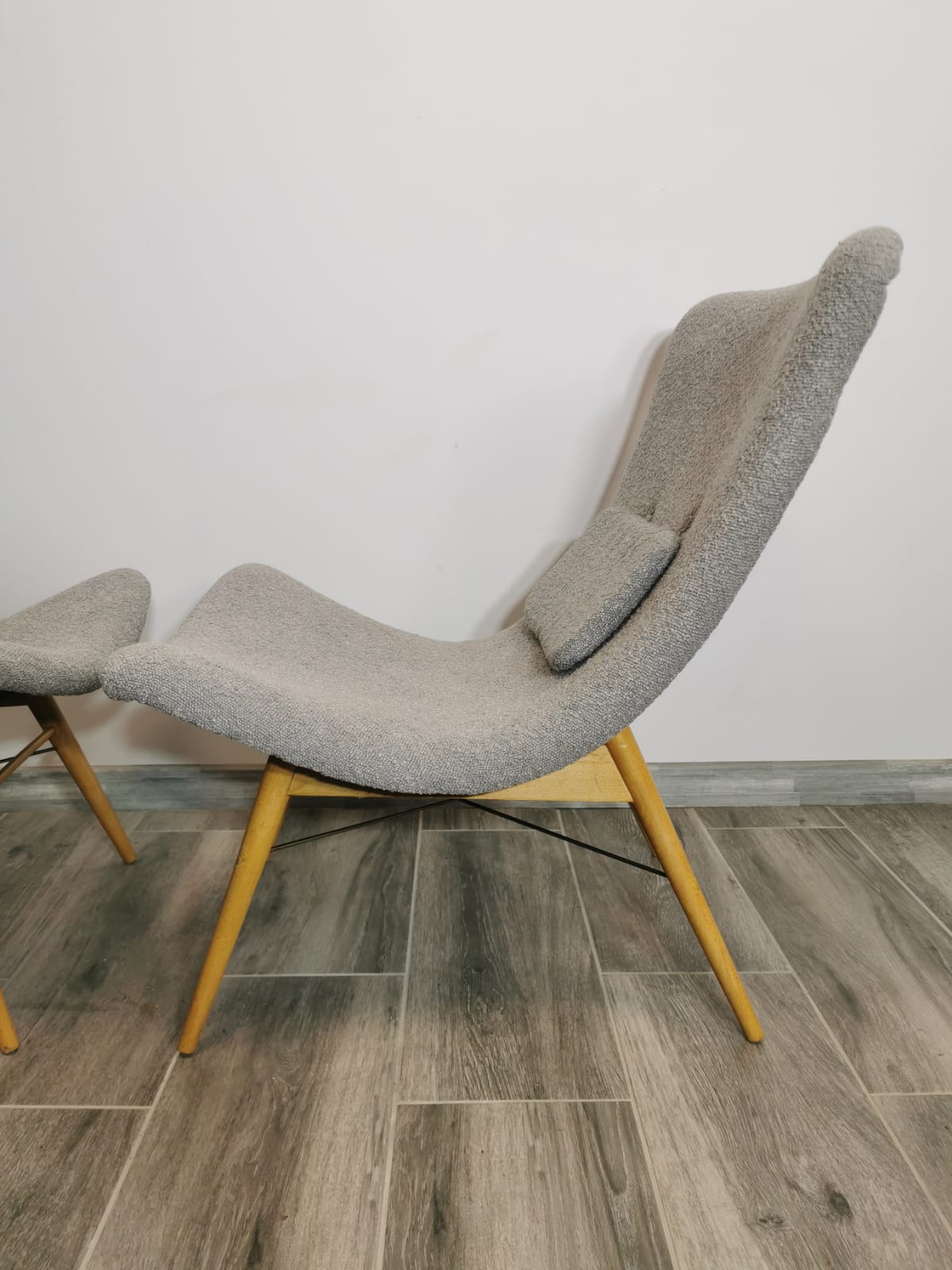 Paire de fauteuils restaurée par Miroslav Navratil