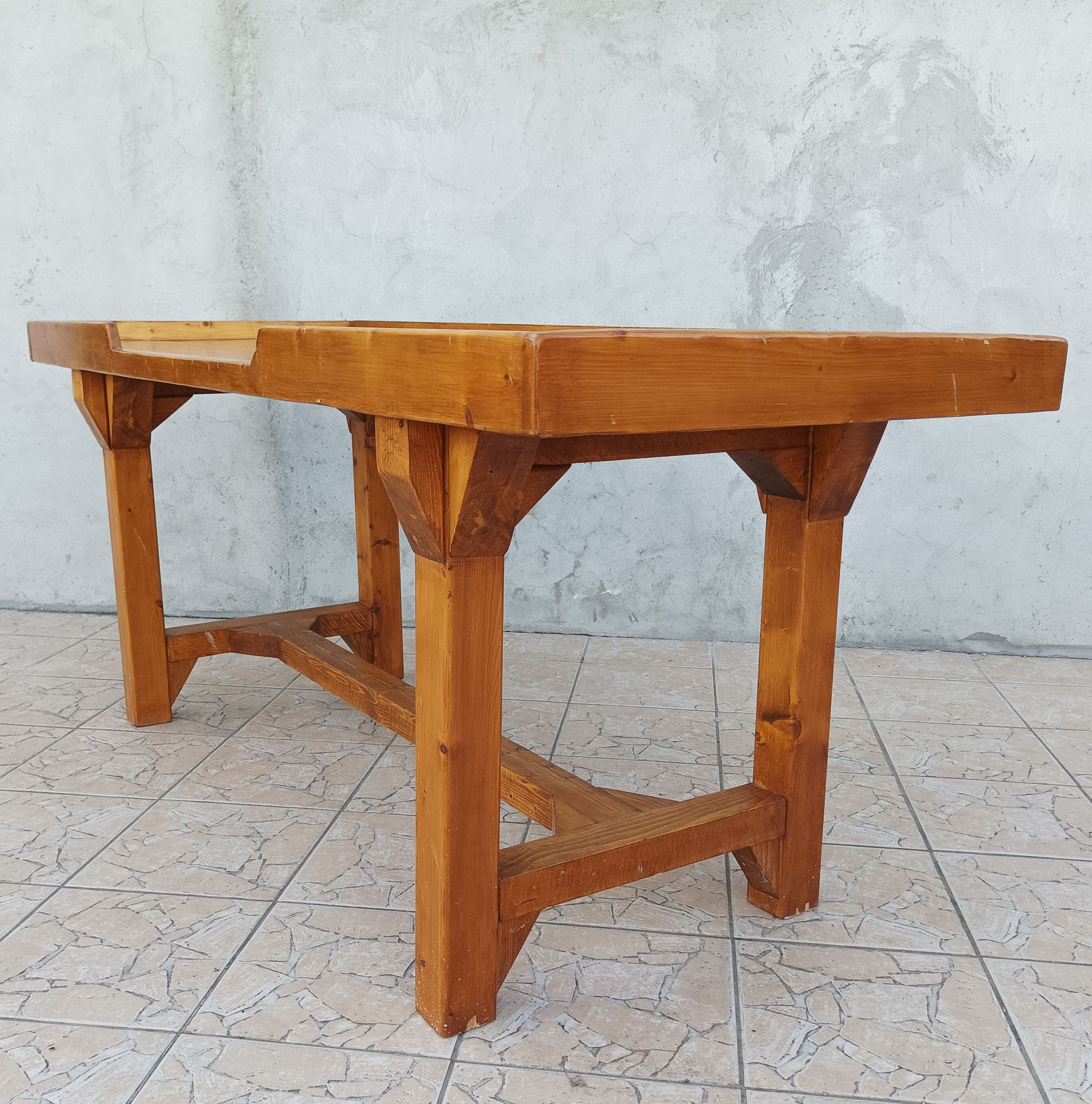 Vintage kitchen island loom table