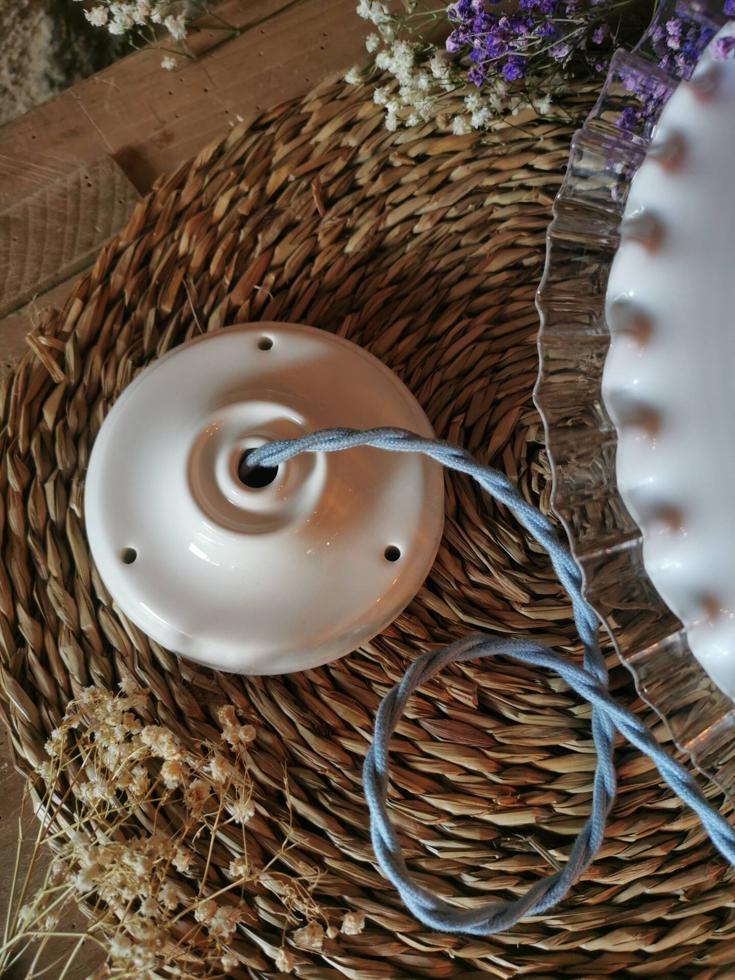 Vintage suspension in white lace opaline, sky blue cable.