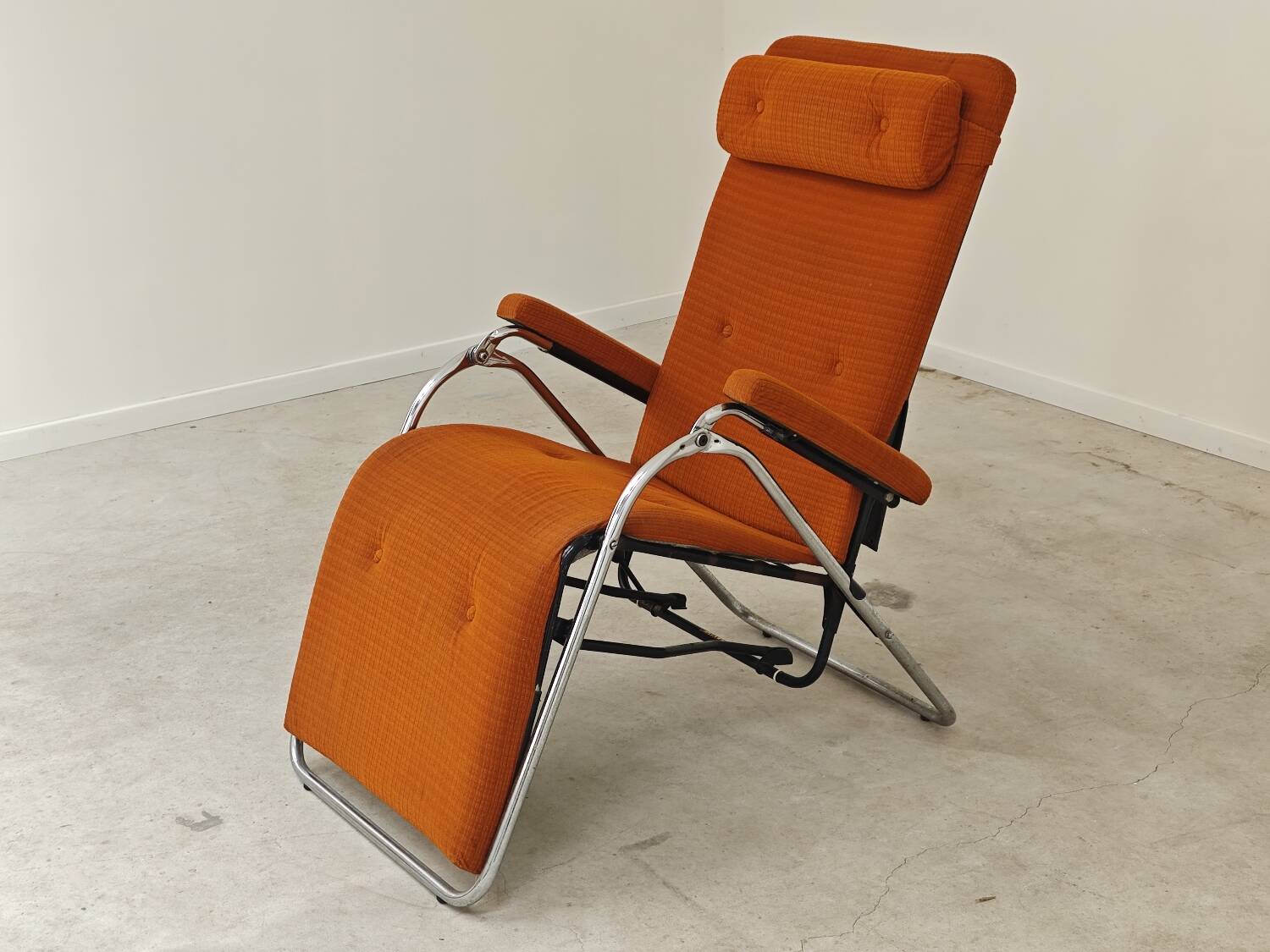 Indoor deckchair, Lama 70's orange deck chair