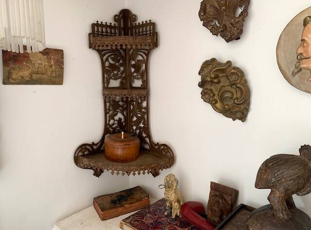 Hand-cut wooden corner shelf with bird decoration from the 1900s