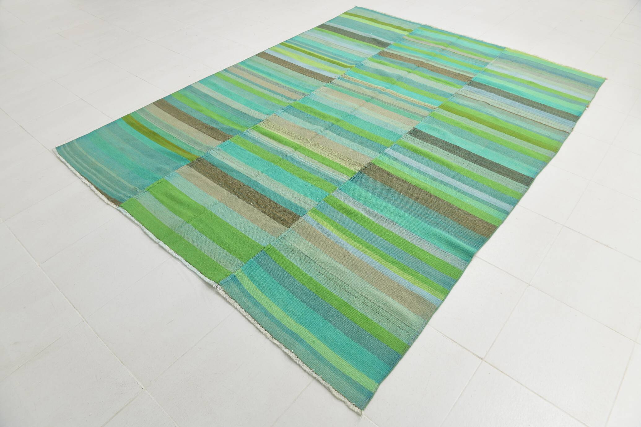 7x9 Shades Of Green Vintage Kilim Rug, 213x281Cm