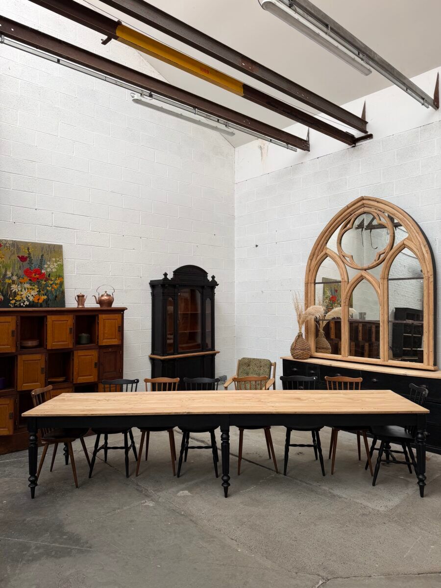 Large community table