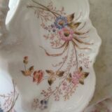 Dish servant beggar in decorated porcelain.