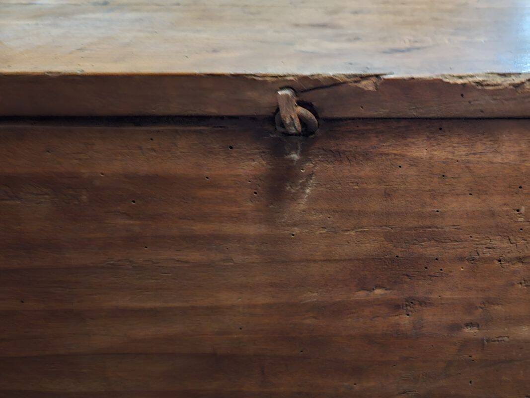 Ancienne Maie Ou Coffre En Bois Naturel Avec Un Tiroir