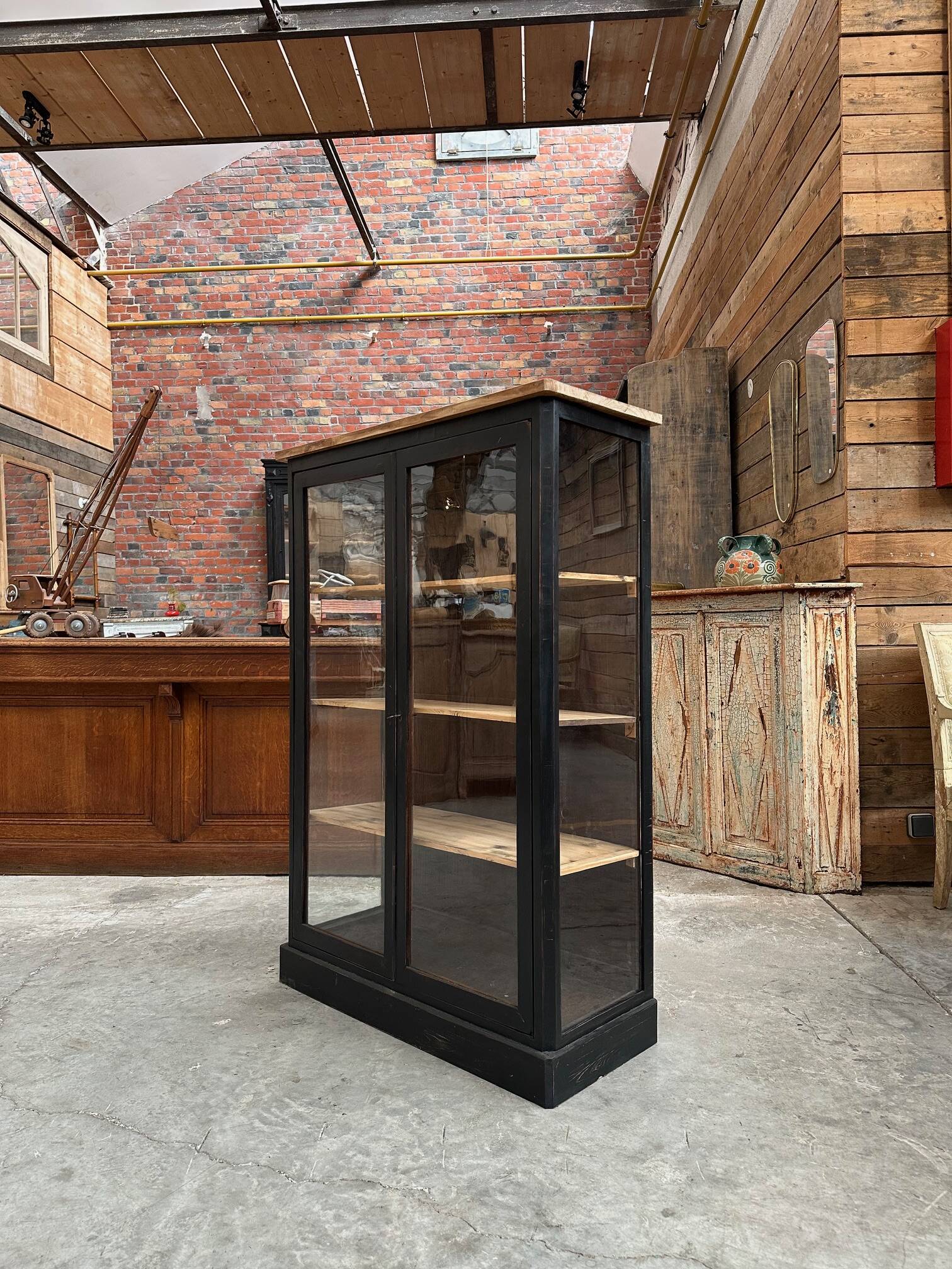 19th century exhibition showcase