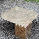 Table basse design des années 70 en marbre