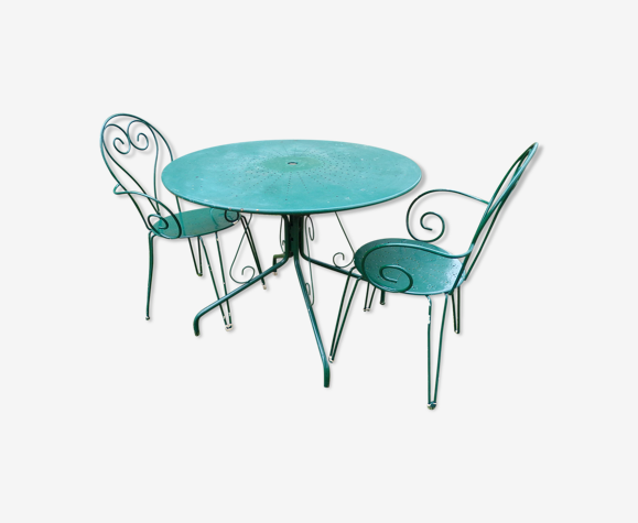 Salon jardin en fer forgé table et 2 fauteuils