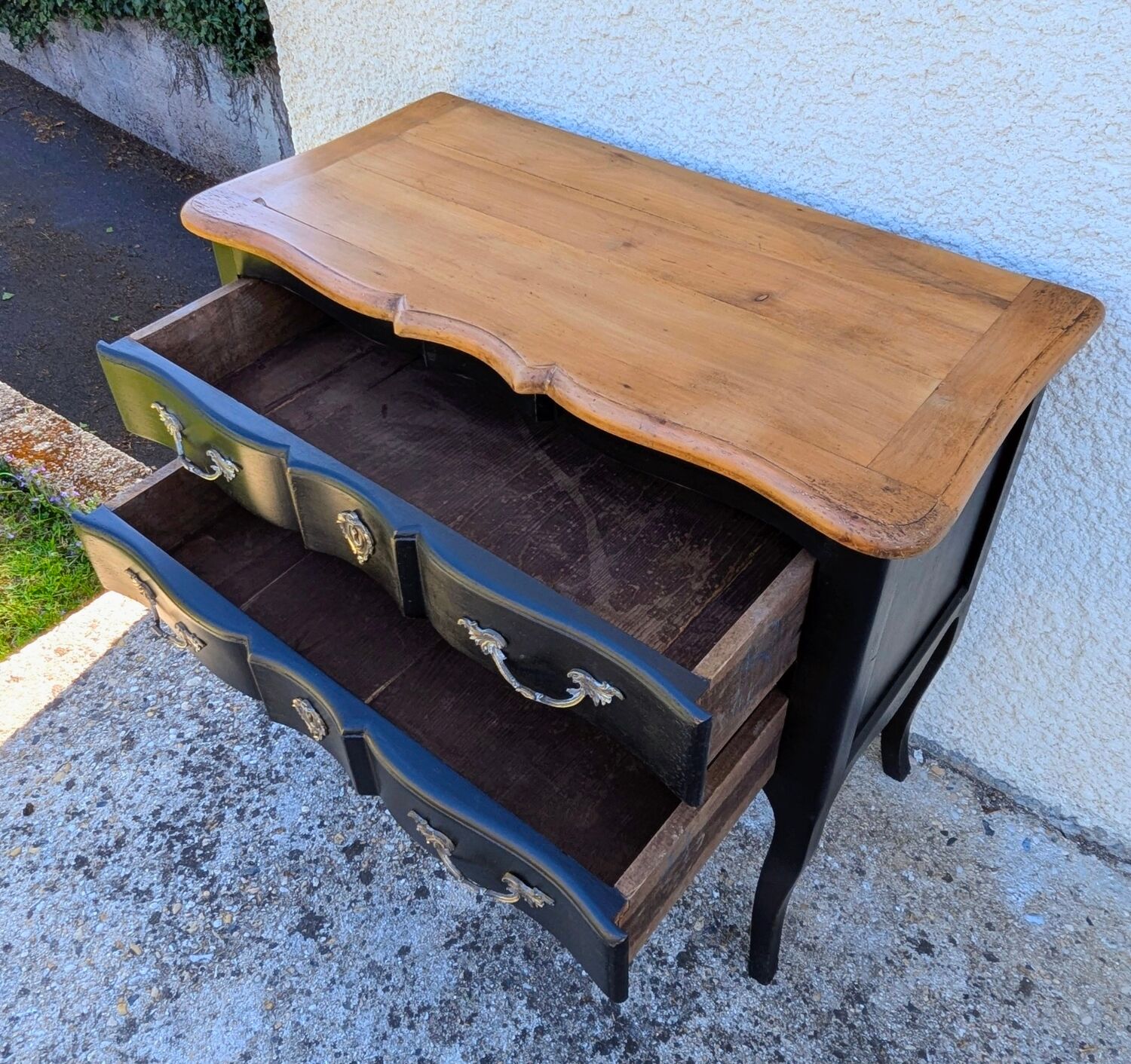 Louis XV Shabby Patina Jumping Commode