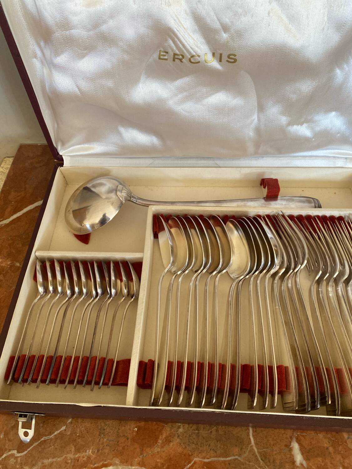 Very beautiful 37-piece ercuis cutlery set