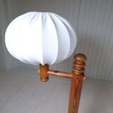 Modern sculptural Scandinavian floor lamp in pine by Uno Kristiansson, Sweden 1970s