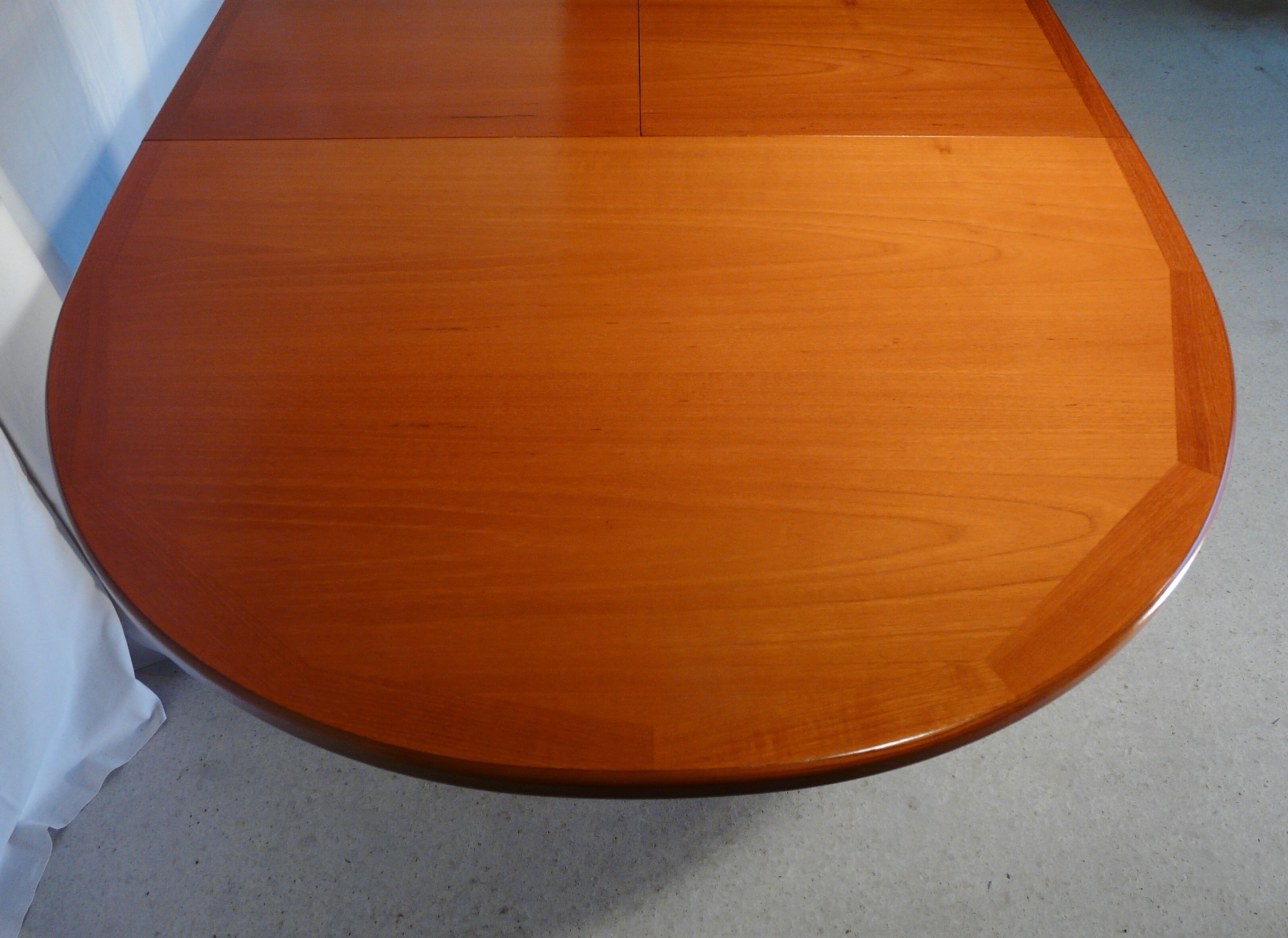 Scandinavian extendable oblong table in G Plan teak