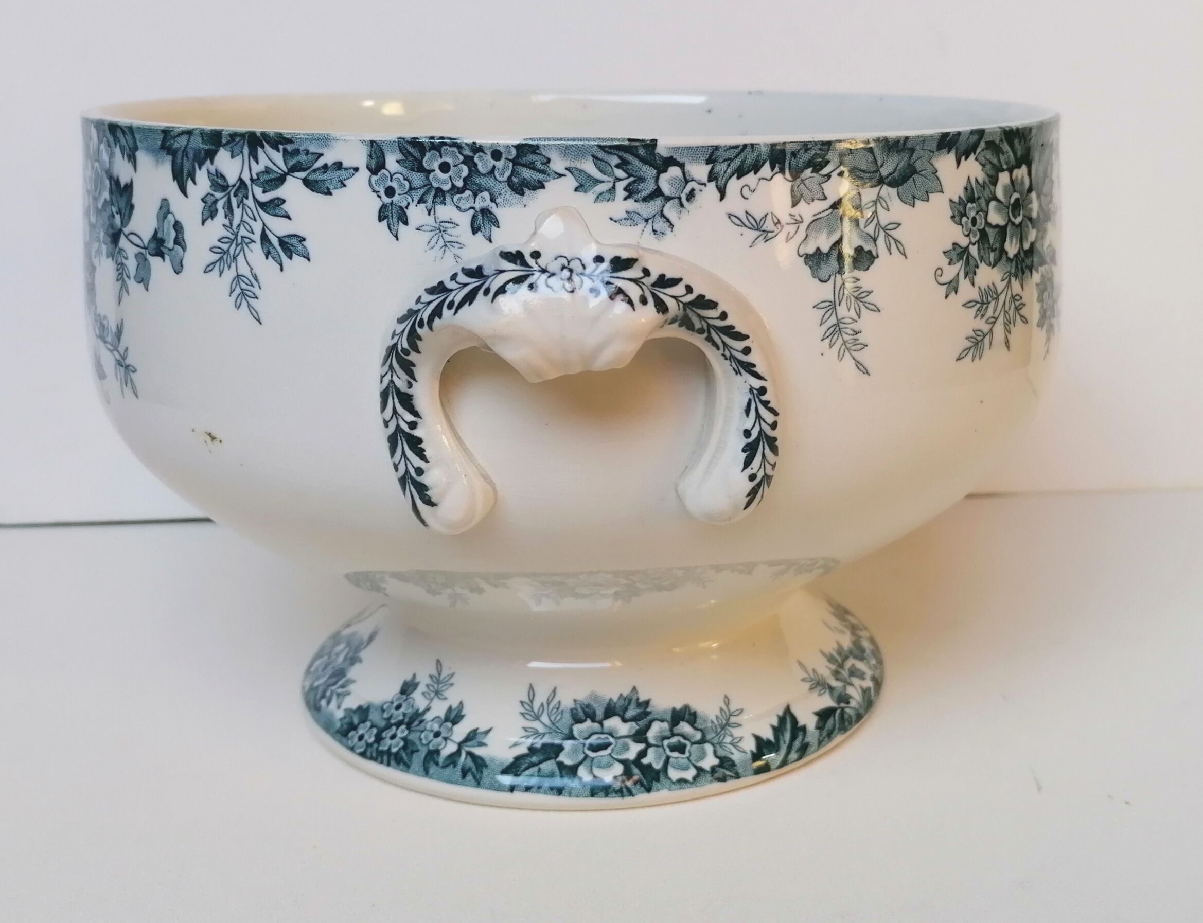 Tureen Saint Amand and Hanage Marie-Louise