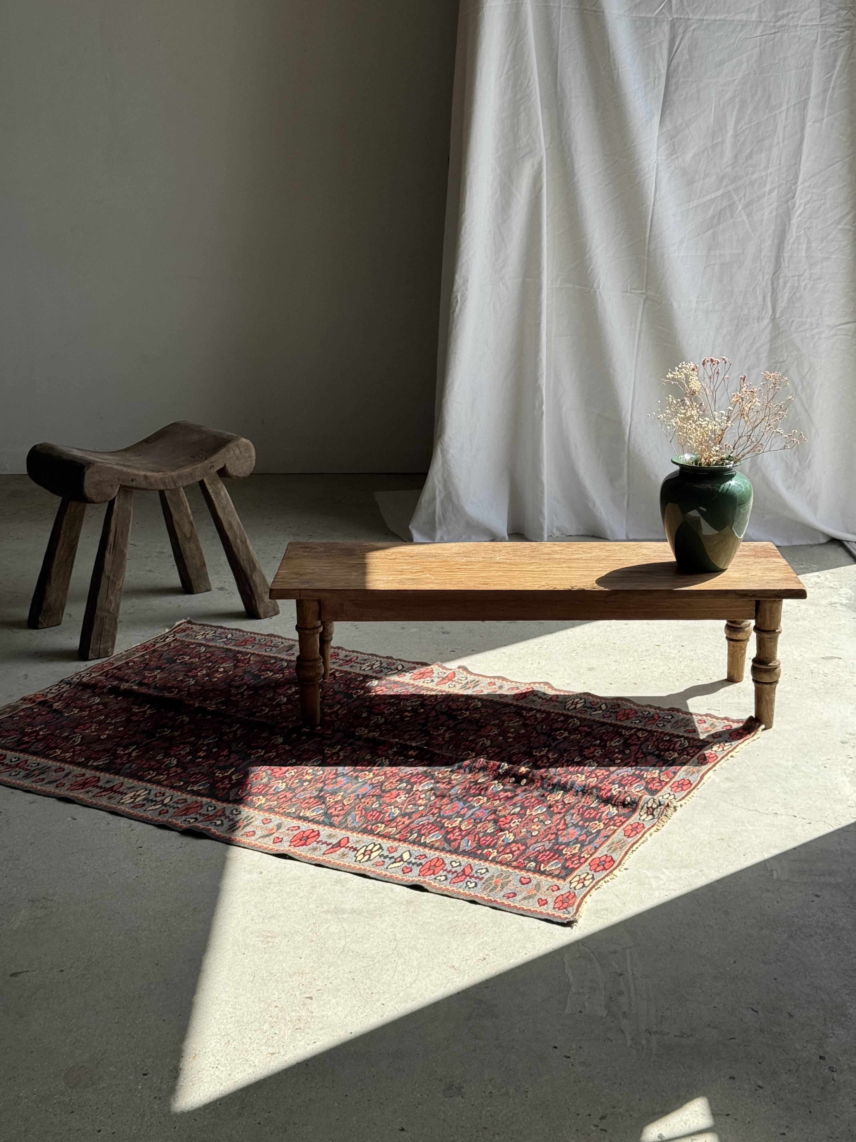 Four-legged stool in antique teak from Indonesia H 50 L 52