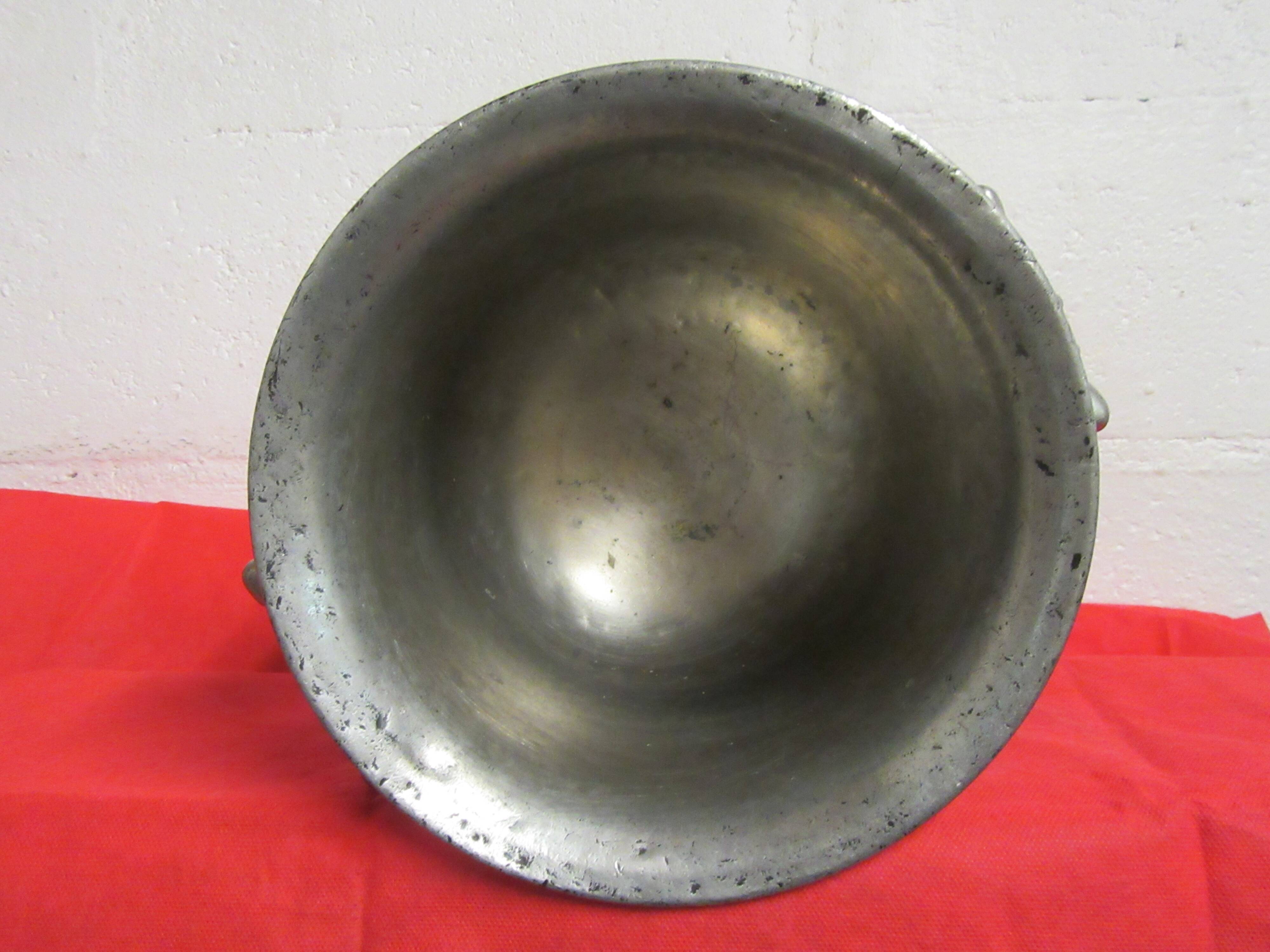 tin champagne bucket