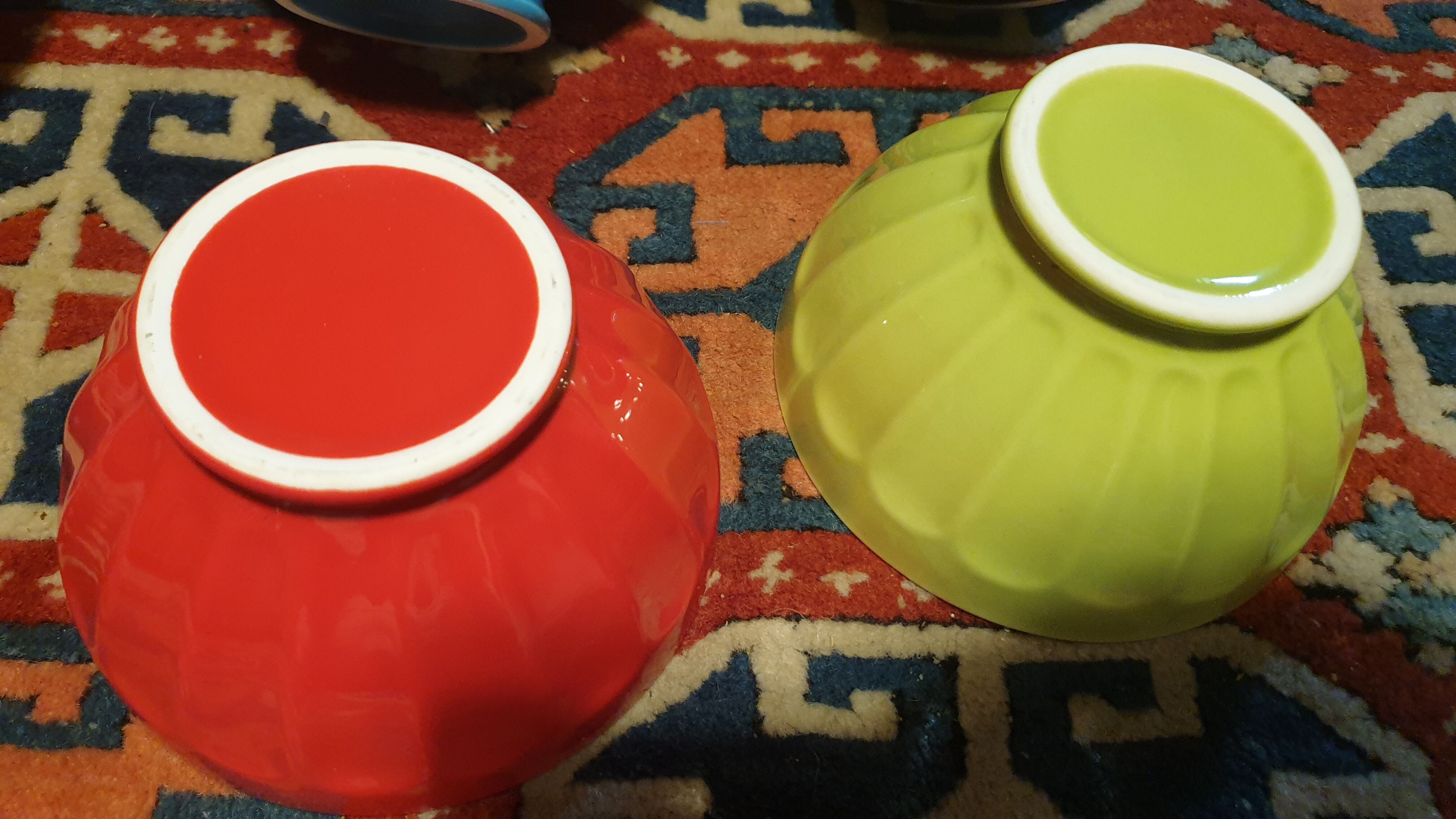 Ribbed ceramic bowls