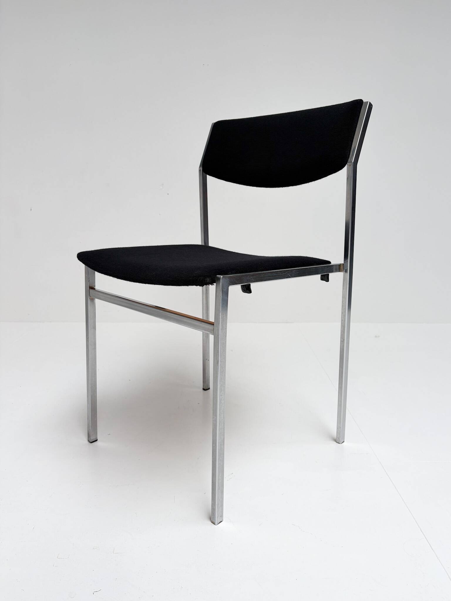 Set of 4 Gijs van der Sluis stacking chairs, 1970s