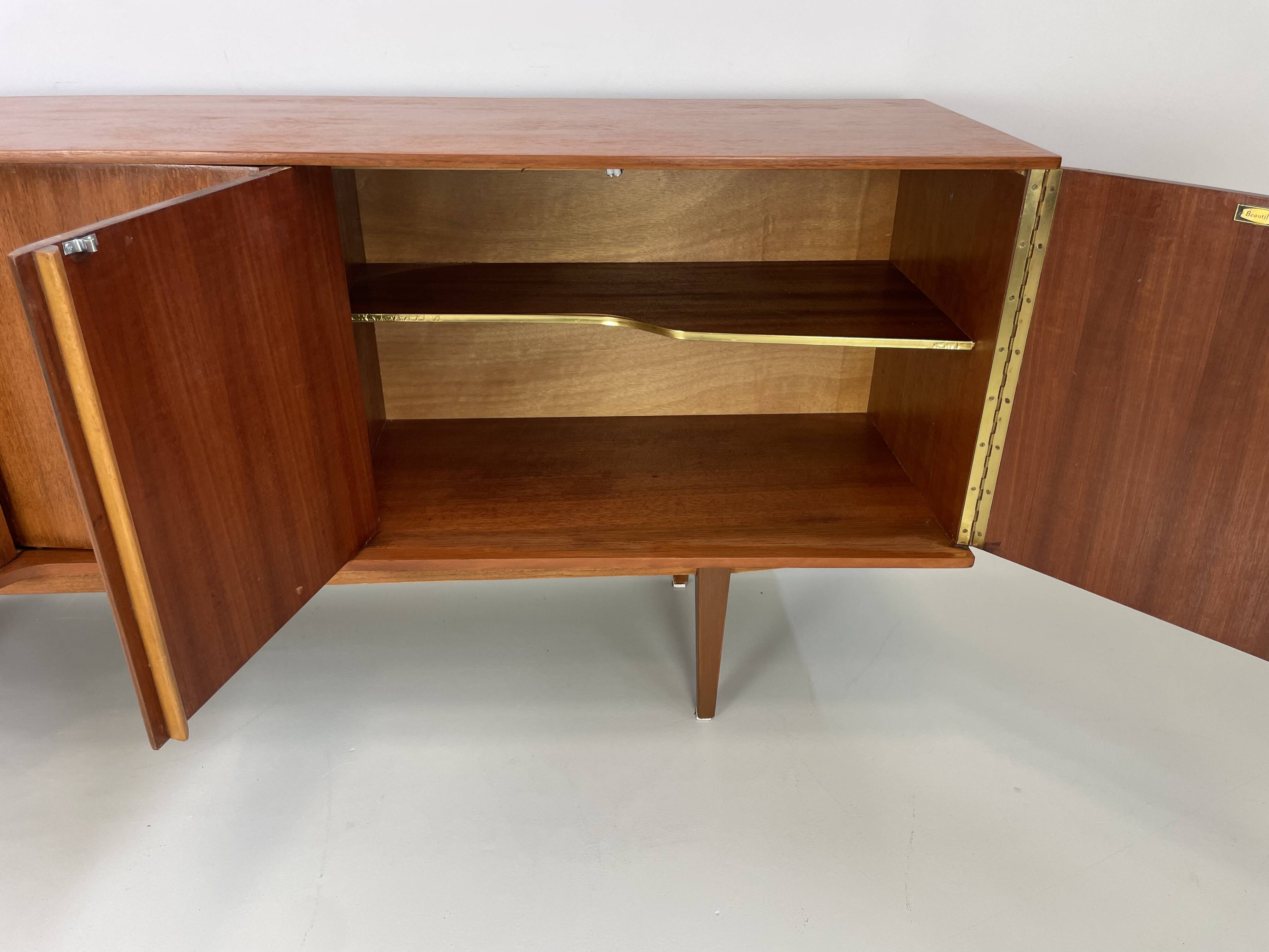 Buffet vintage unique et très rare des années 60.