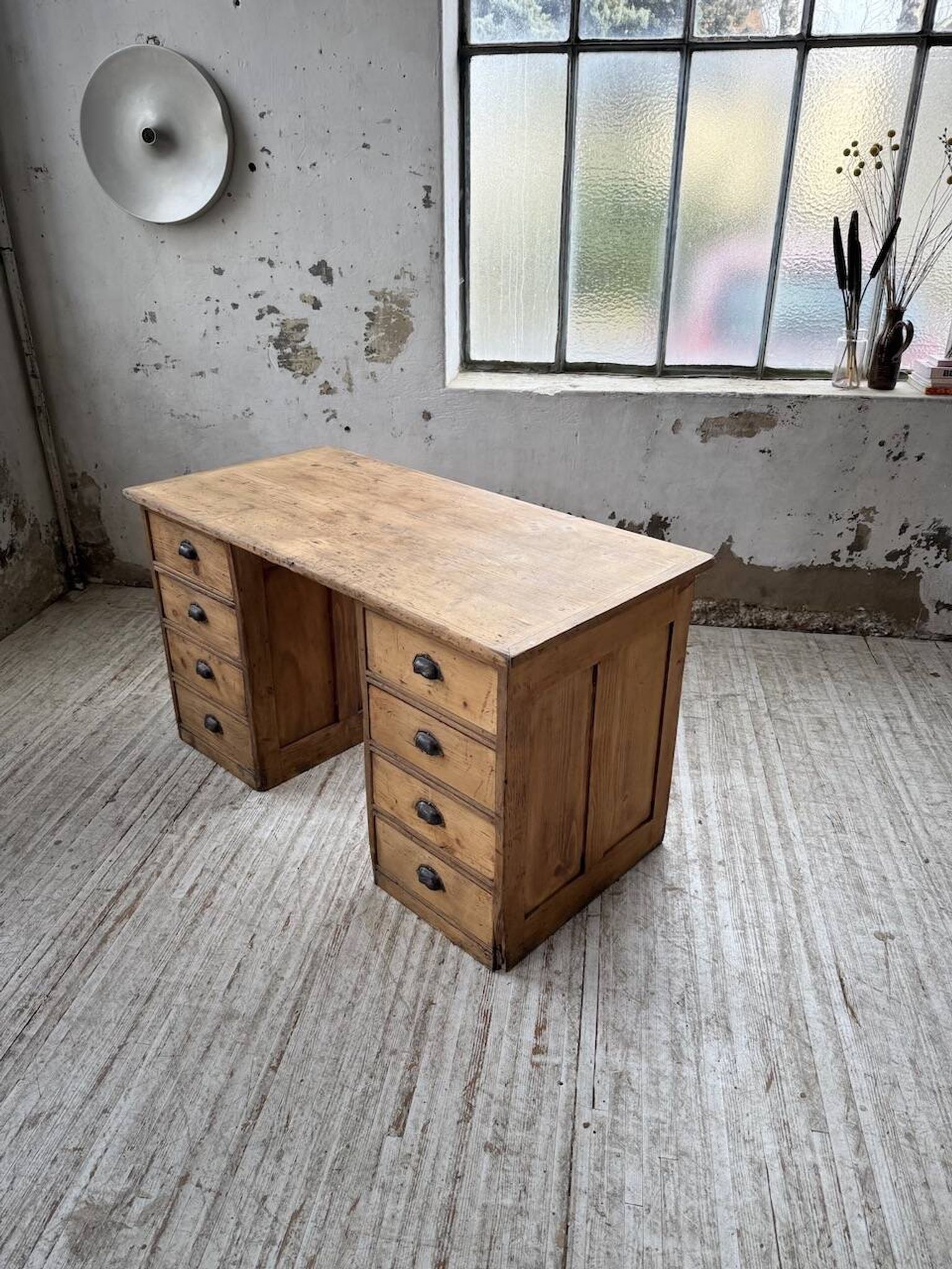 Bureau pin meuble atelier 1950