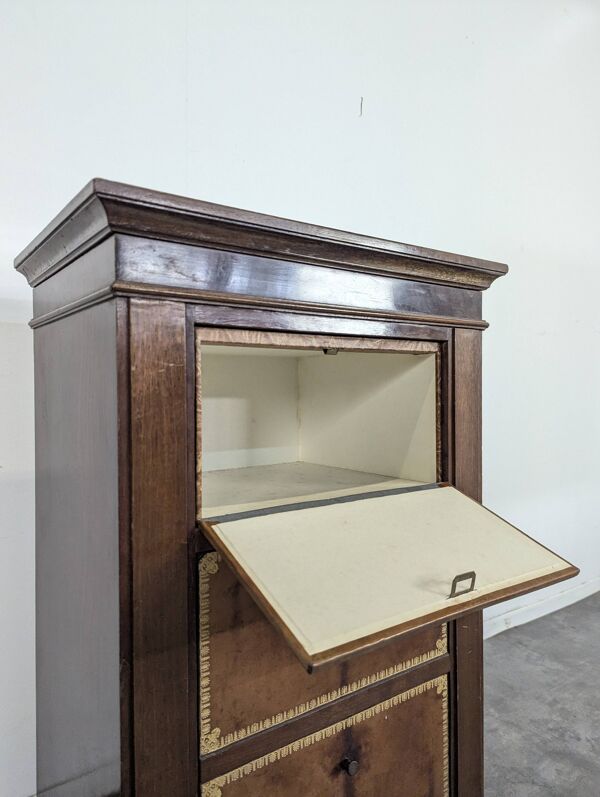 Cartonnier bas en trompe l'oeil