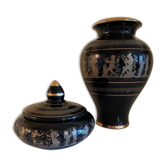 Vase and Greek pot