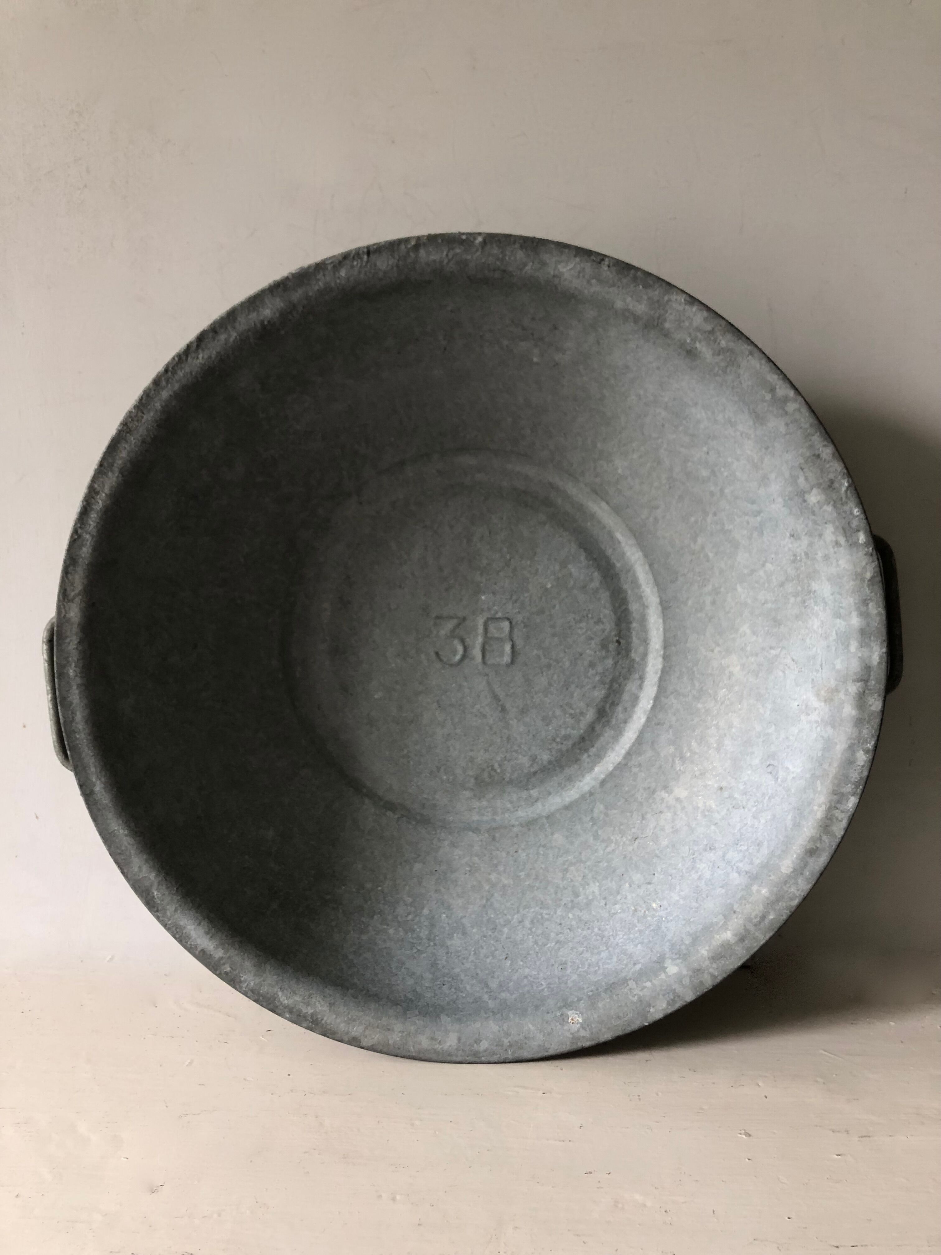 Zinc basin - Number 38