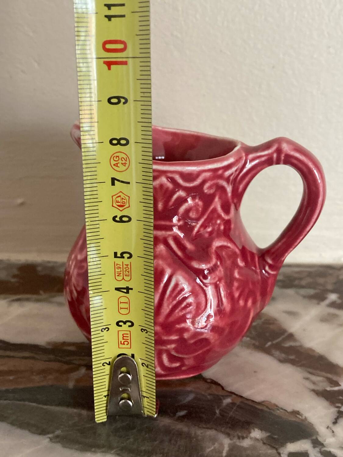 Pink cream jug Onnaing