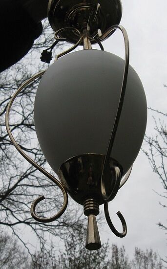 Suspension in opaline