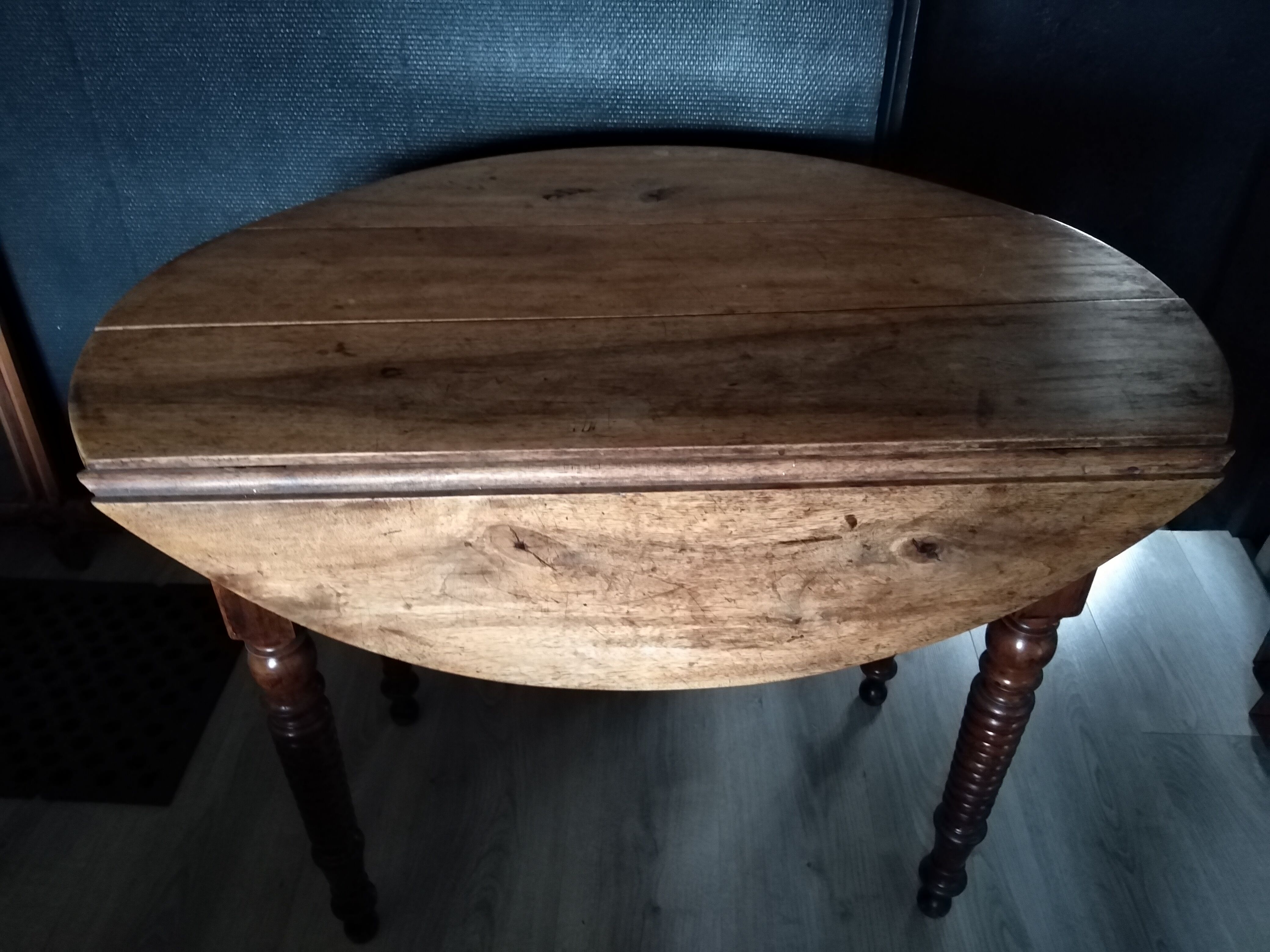 Table demi-lune Louis Philippe pieds tournés