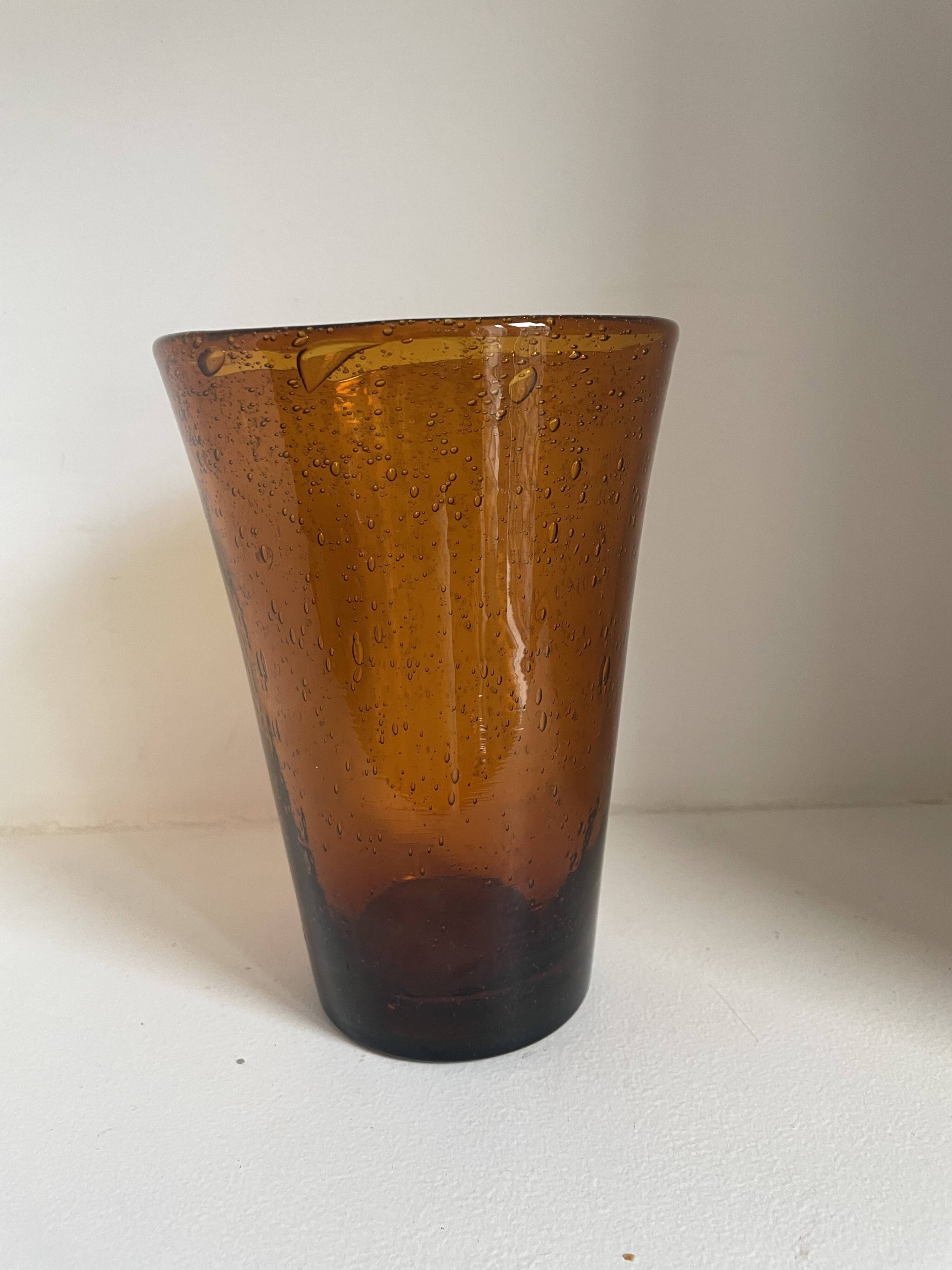 Set of 11 decorative items