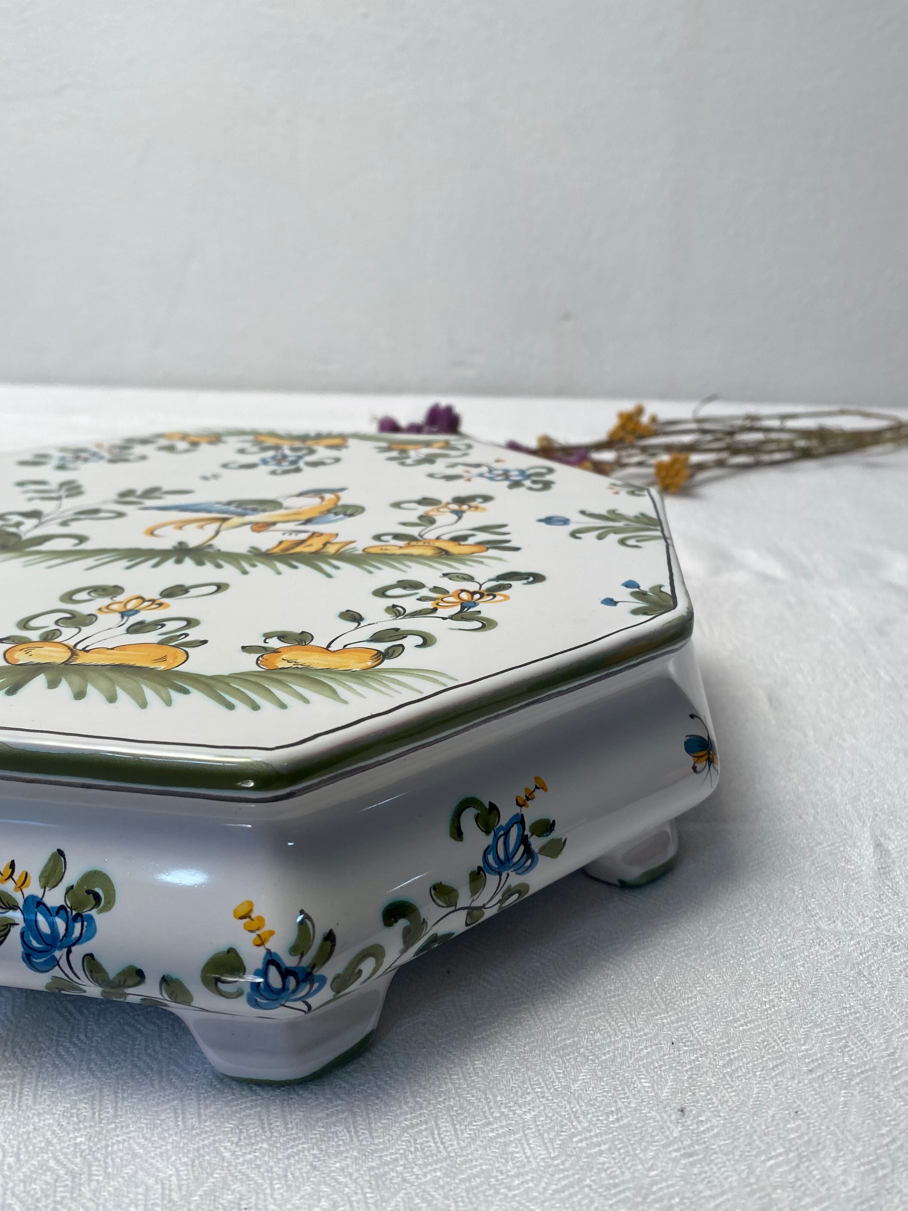 Piedestal earthenware coaster Lallier Moustiers