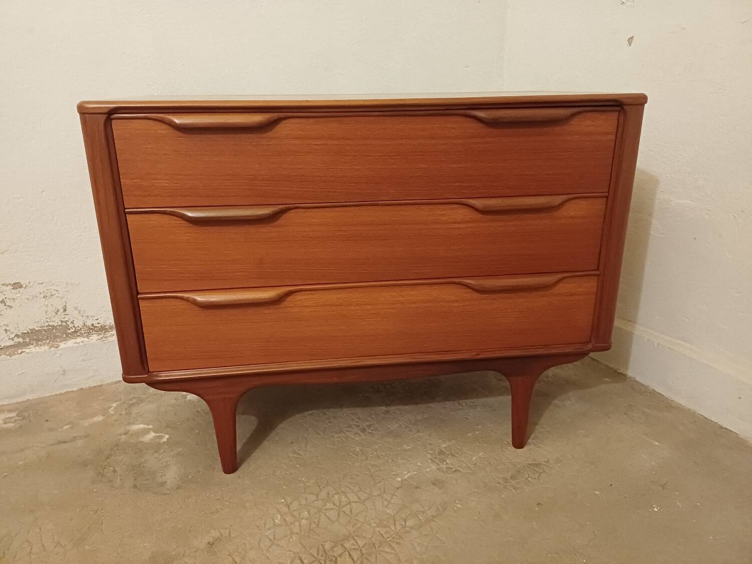Commode scandinave en teck