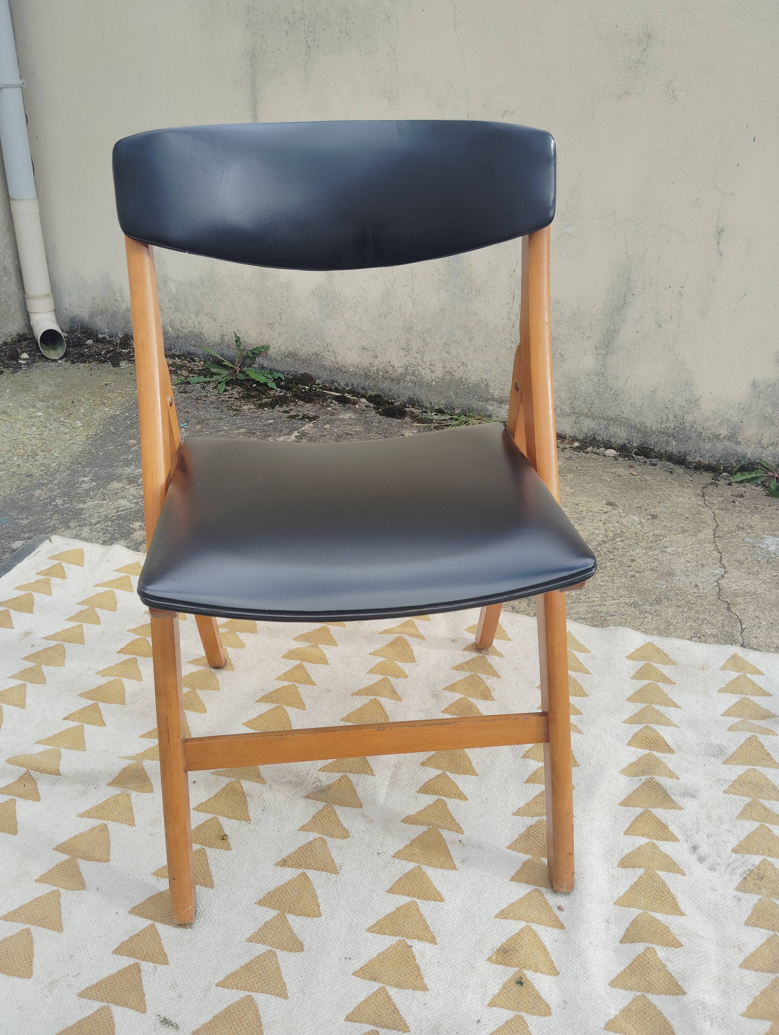 Scandinavian folding chair