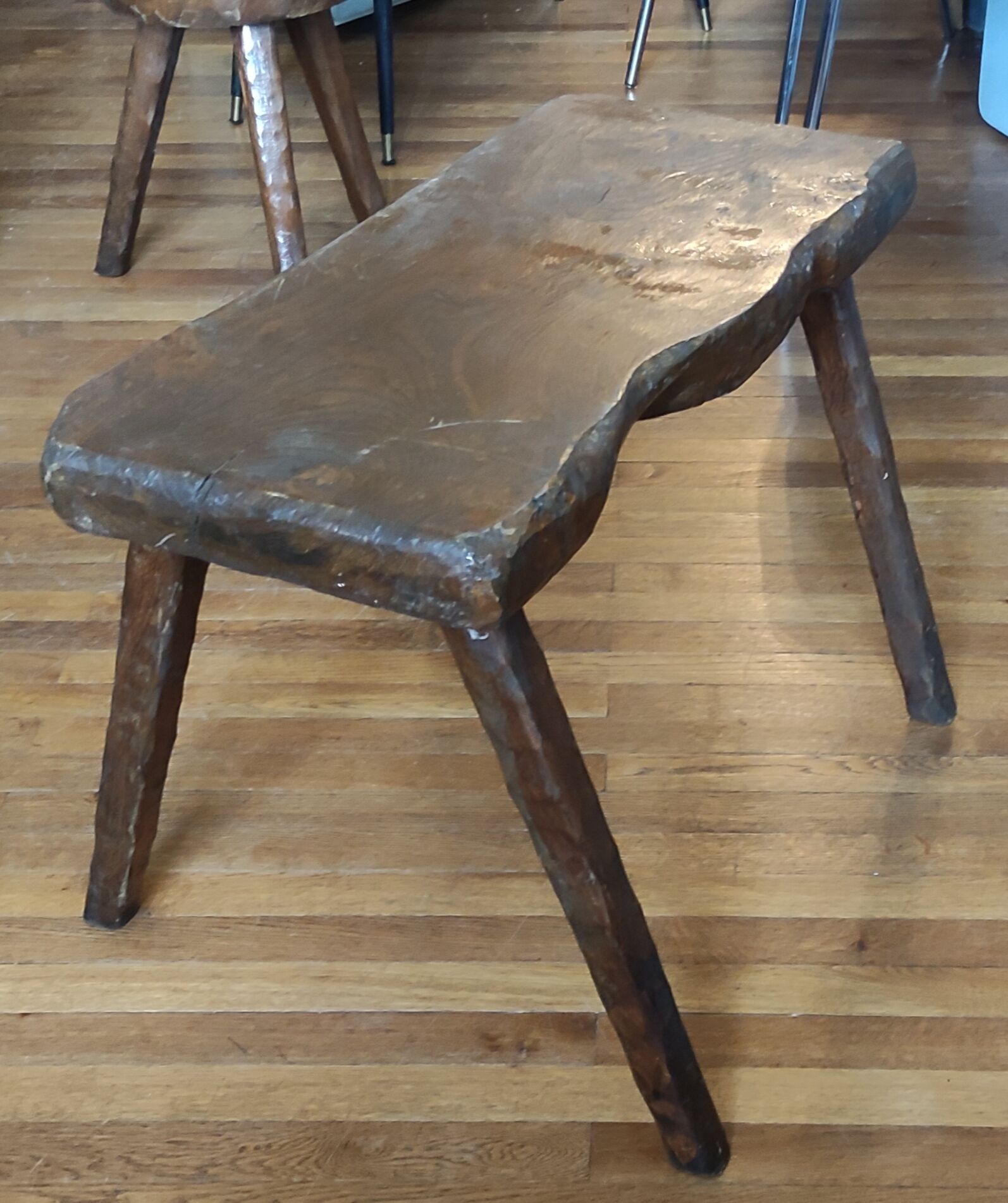 Brutalist living room / coffee table + 3 stools / design 20th