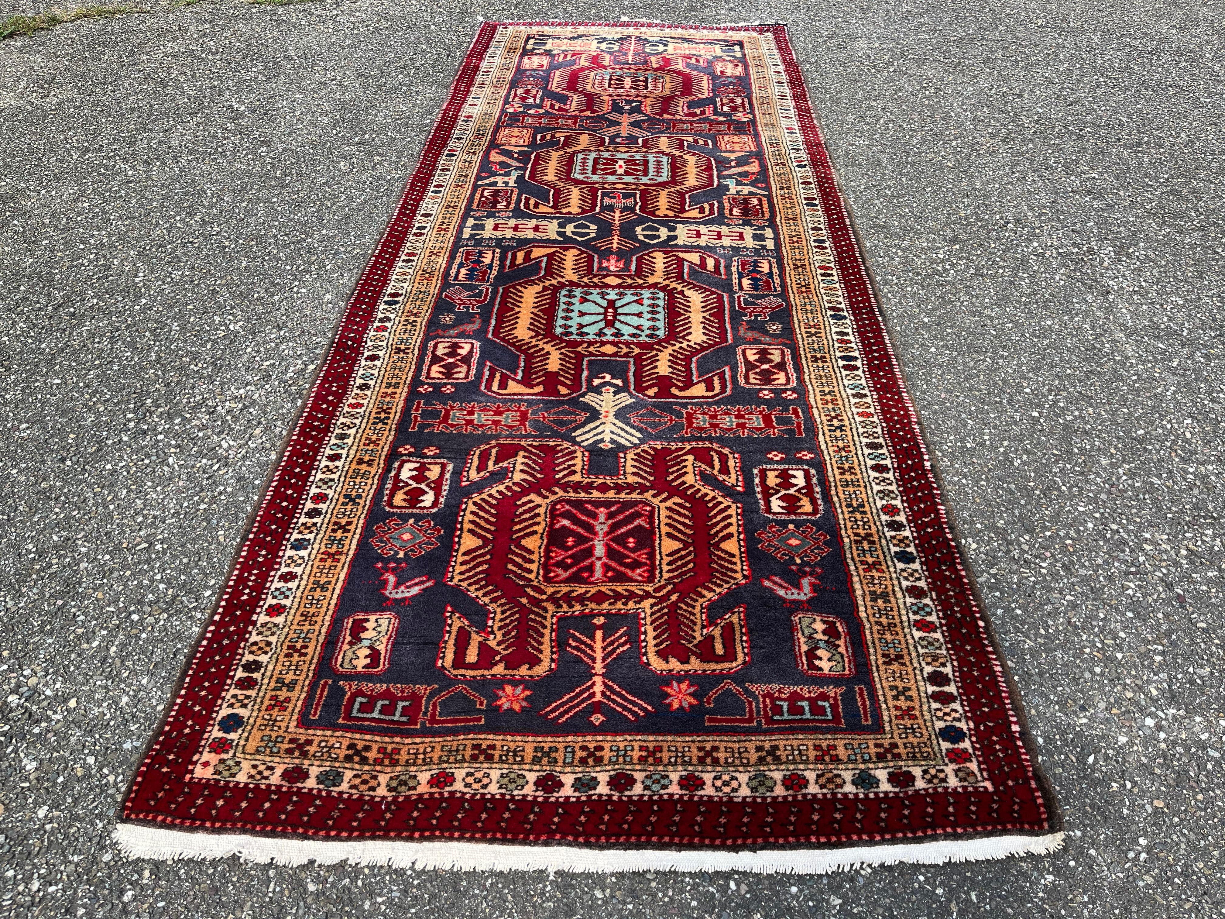 Carpet Hamadan design Kazak