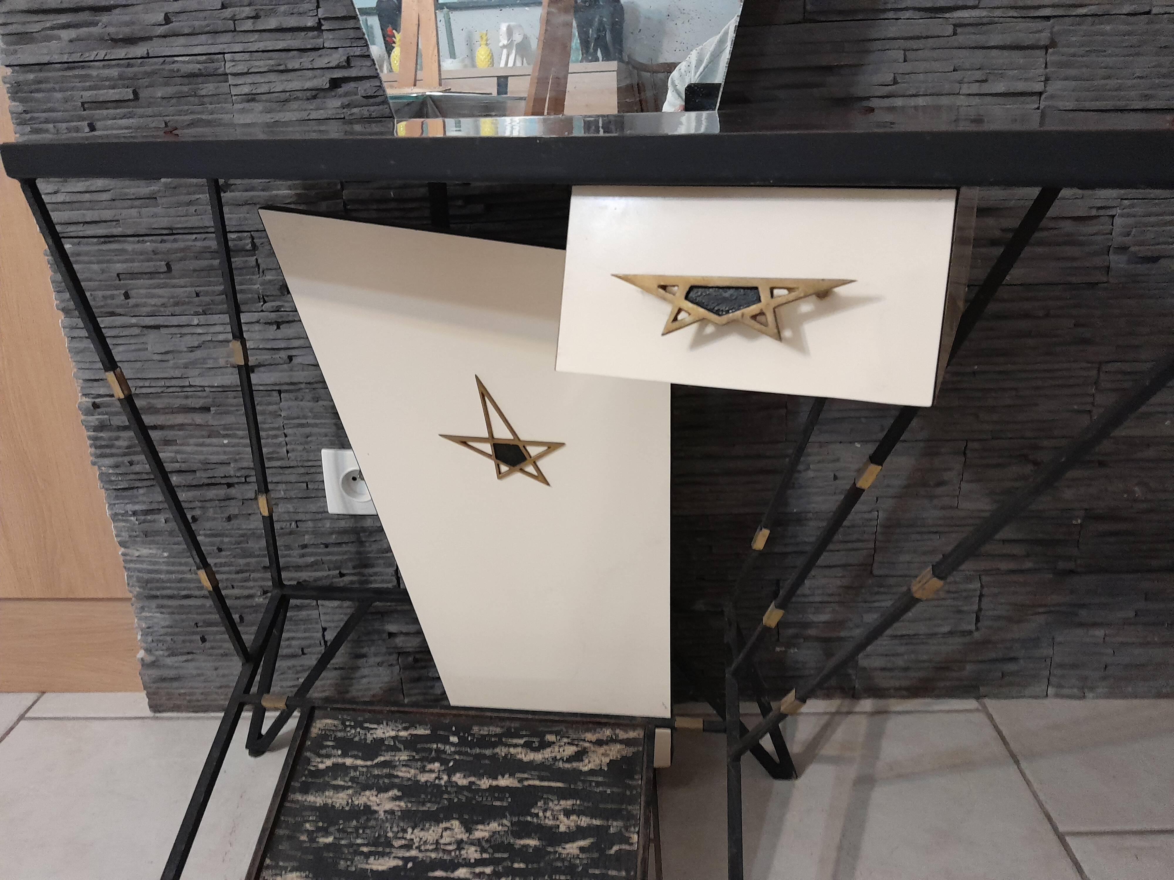 Vintage hairdresser's dressing table from the 50s rockabilly Formica barber