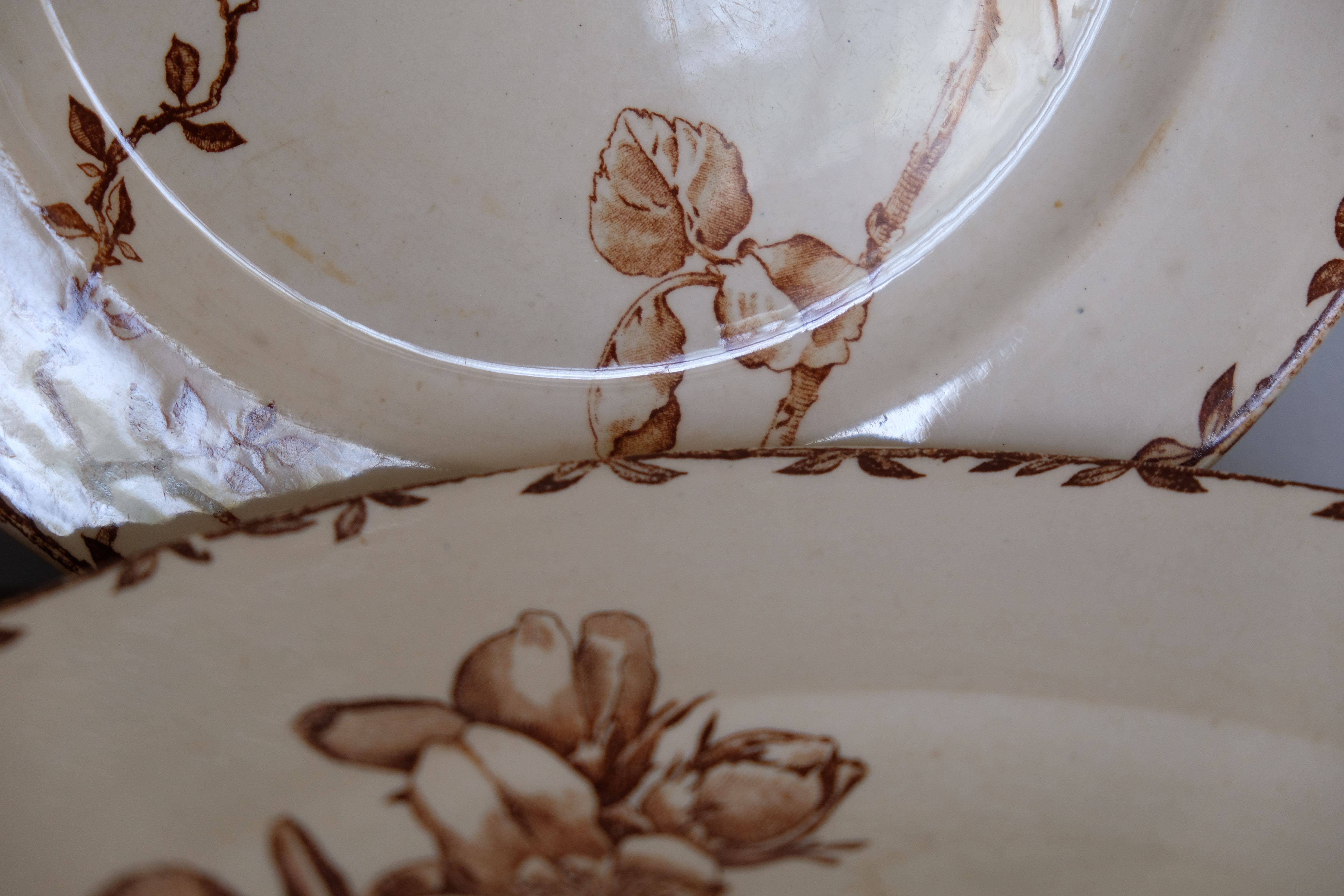 Antique brown Oxford model plate, HB - Choisy-le-Roy Co., 1900s