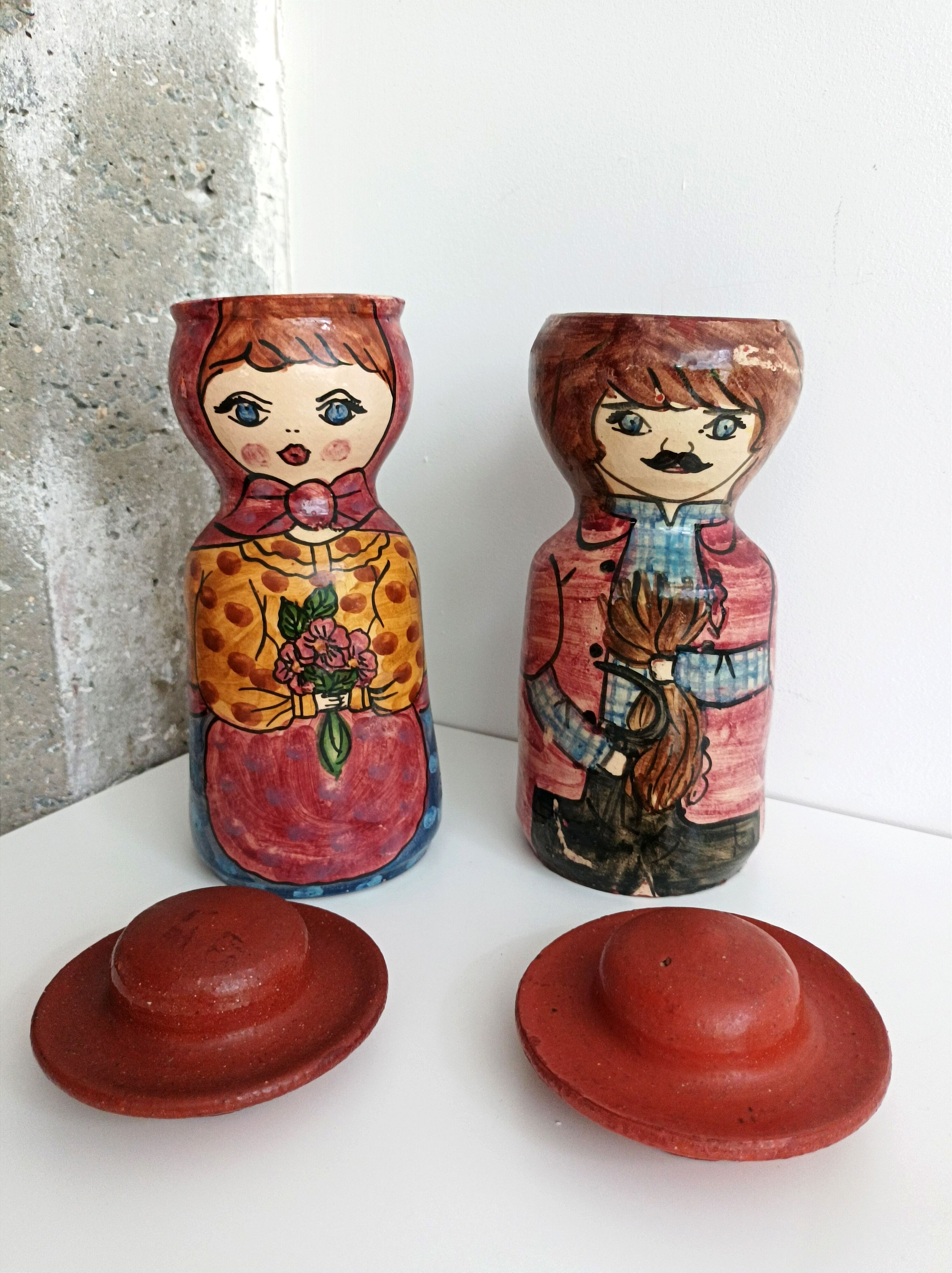 Pair of large terracotta pots signed, Portugal 80s