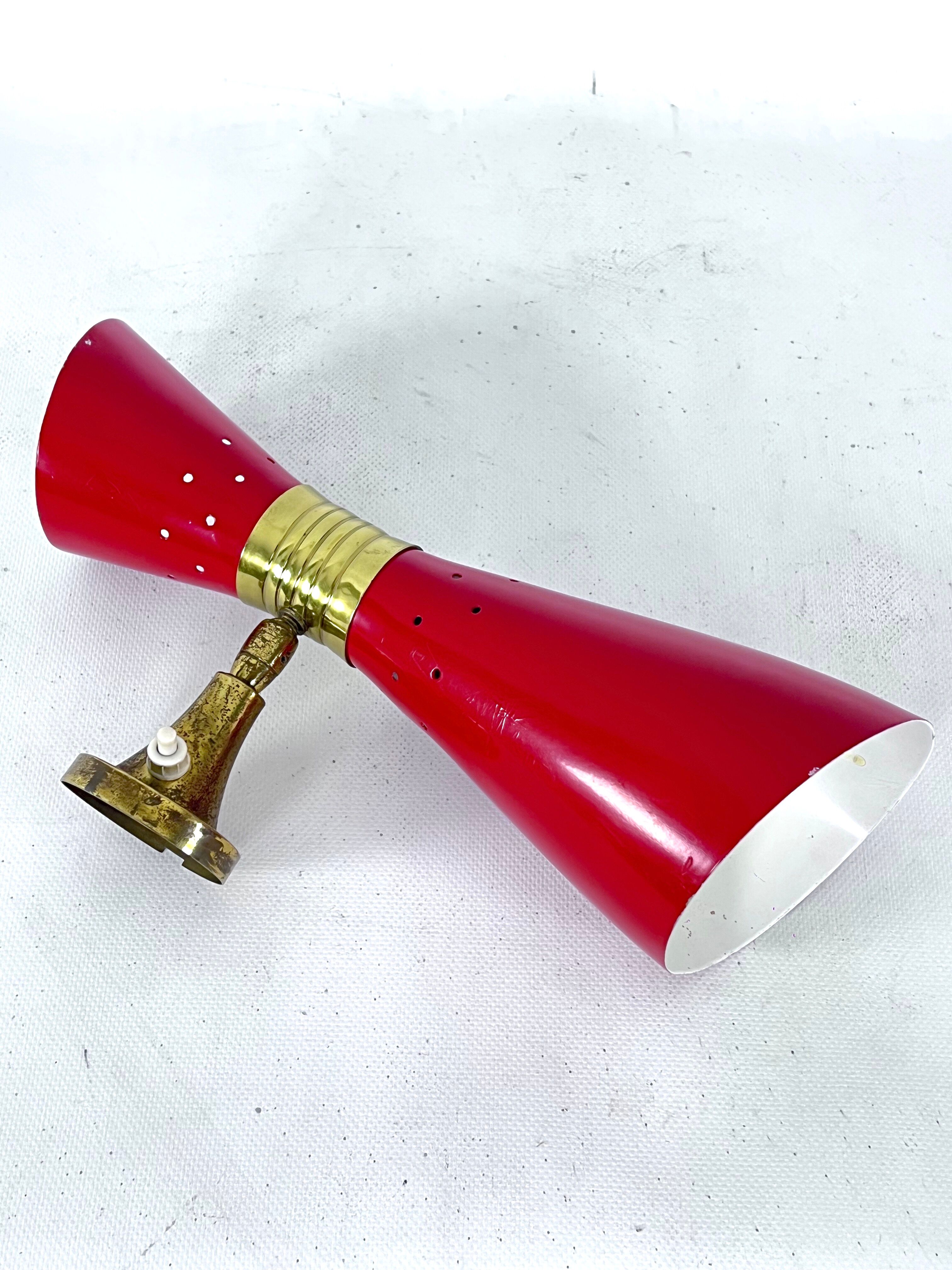Italian Mid-Century single double cones wall lamp, 1950s
