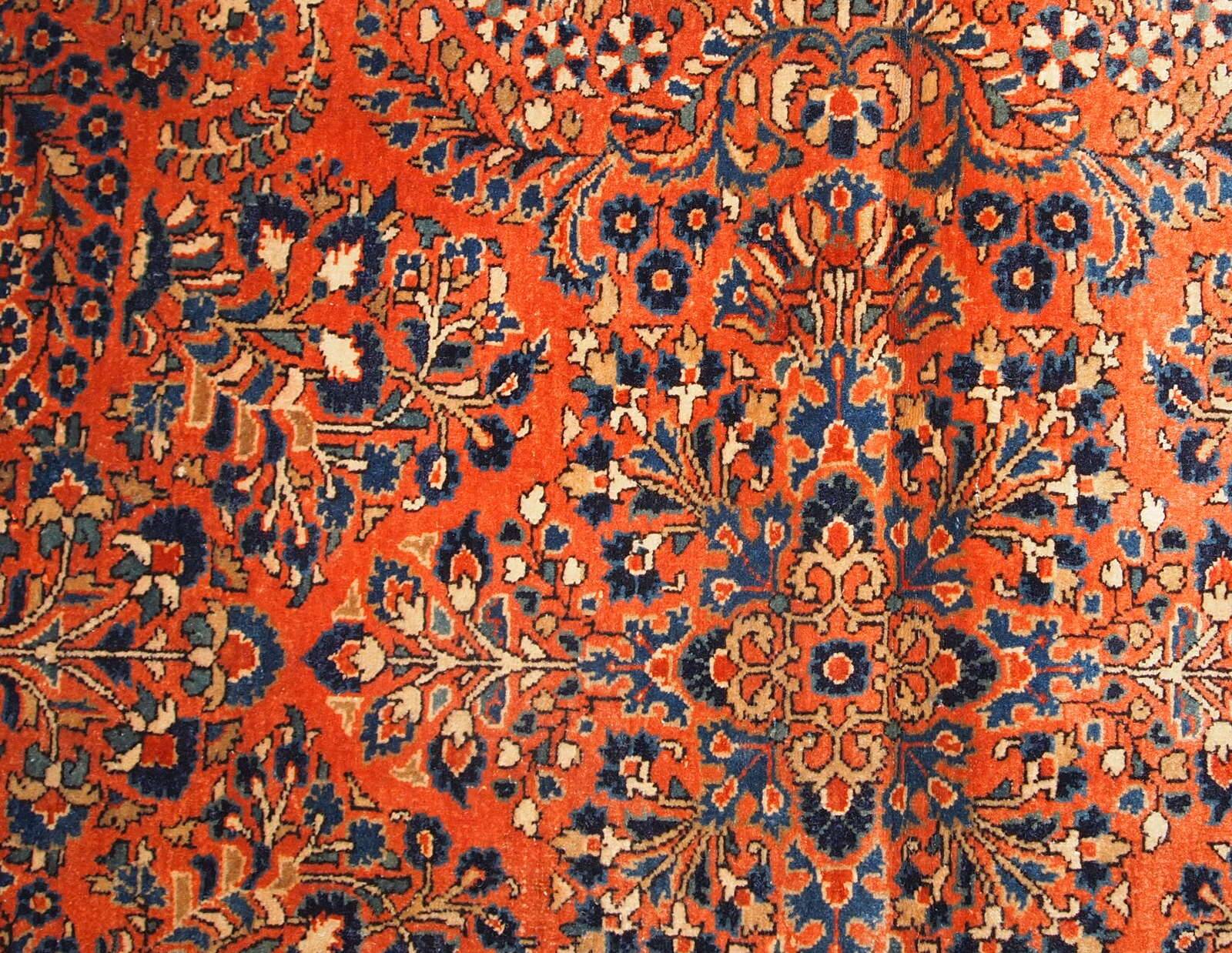 Handmade antique Persian Sarouk rug 3.3' x 5.4' (100cm x 164cm) 1920s - 1B695