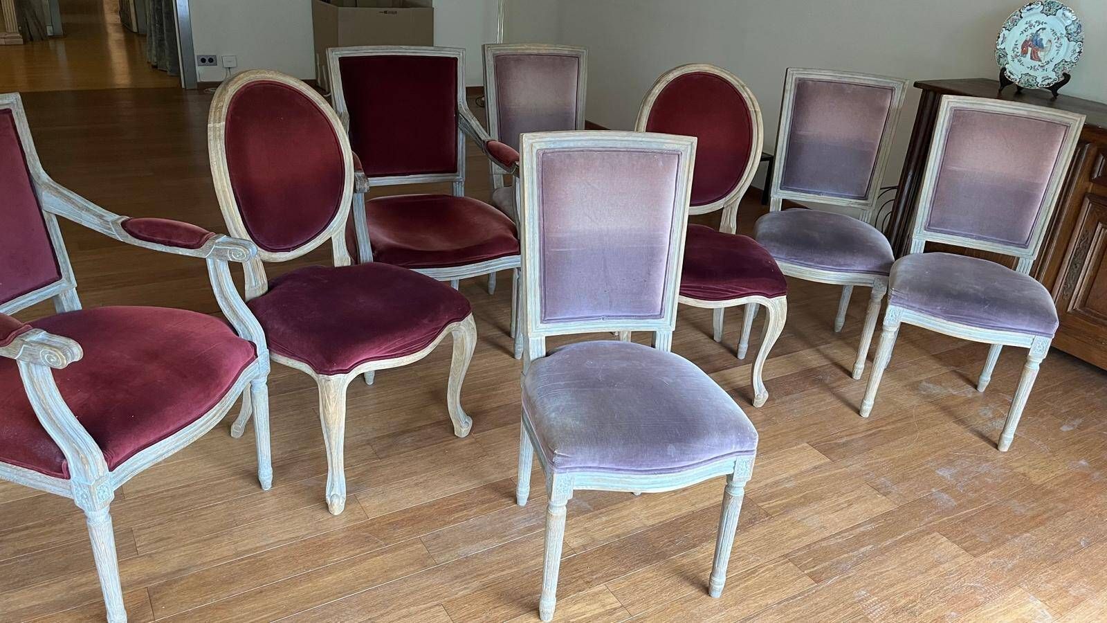 Set of 8 Louis XVI style chairs – Patinated wood and velvet