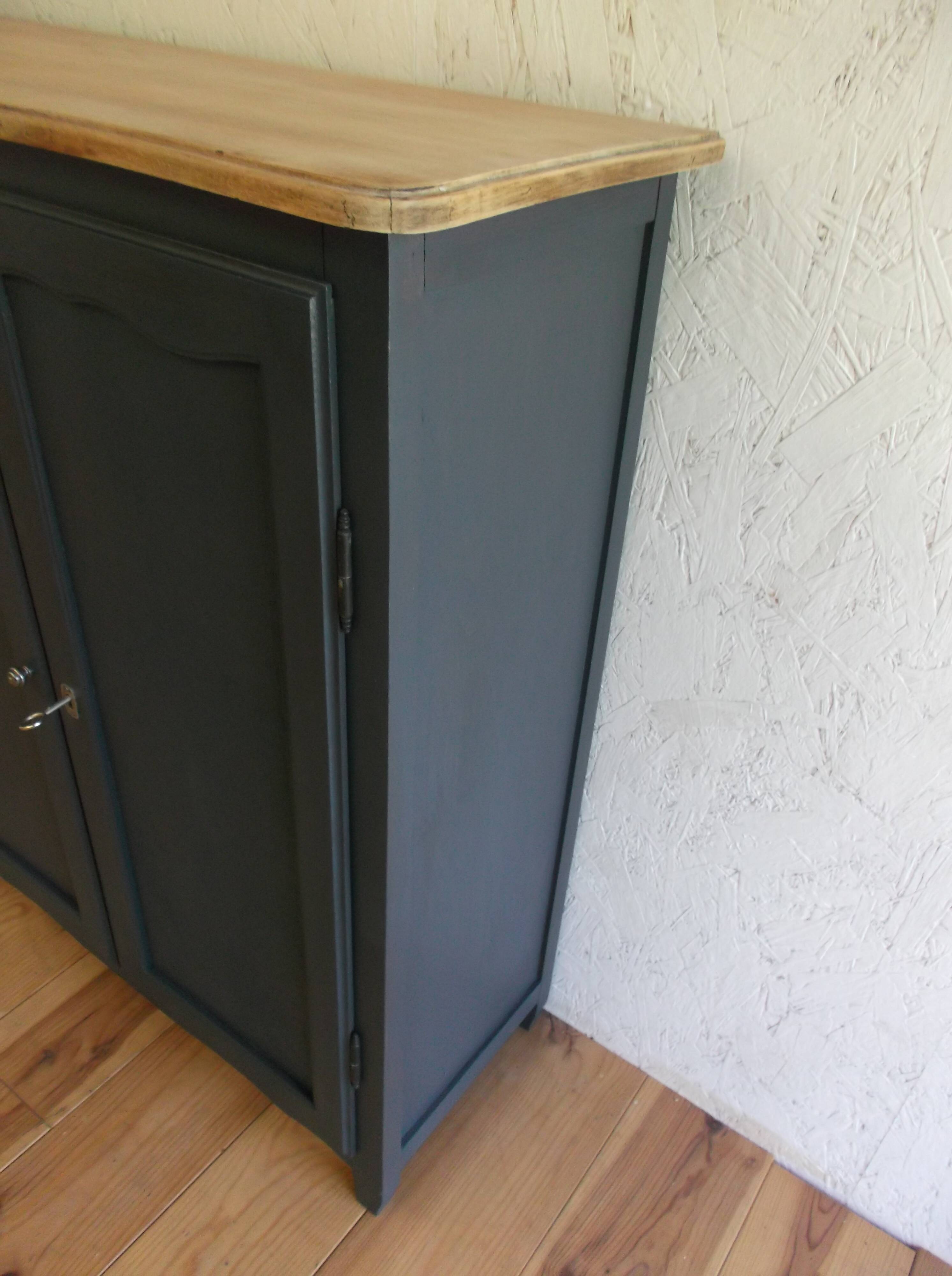 Shoe cabinet