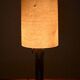 Lampe de table en teck et laiton