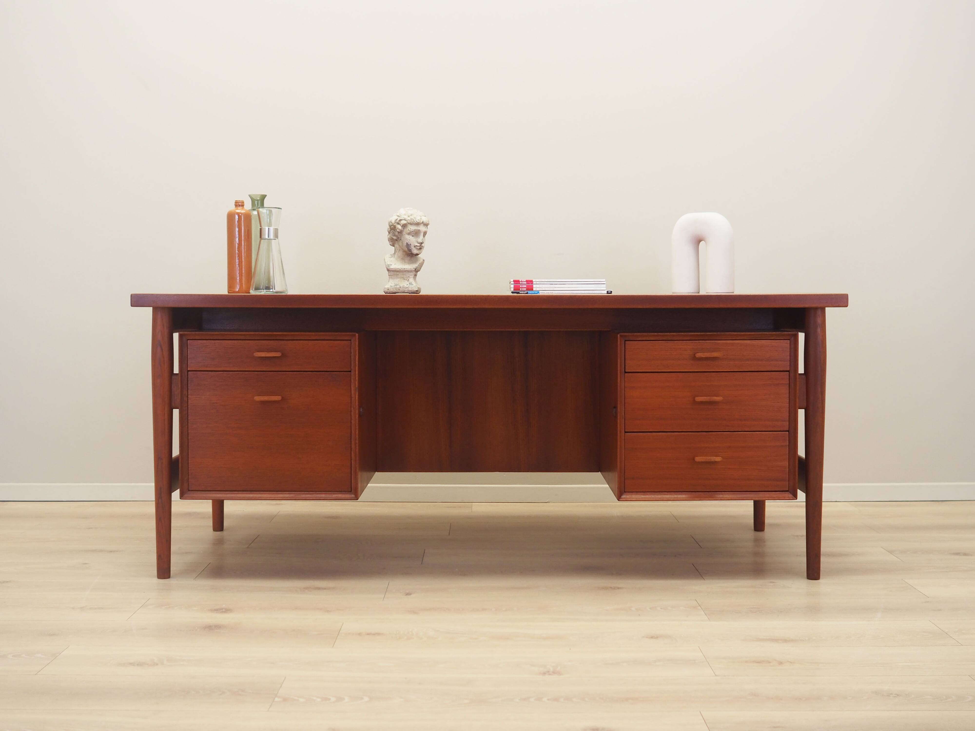 Teak desk, Danish design, 1960s, designer: Arne Vodder, production: Sibast