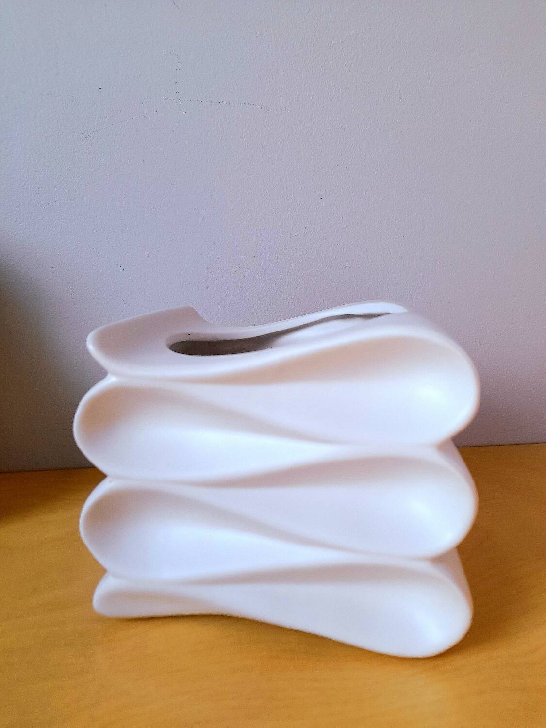 Ceramic vase / planter